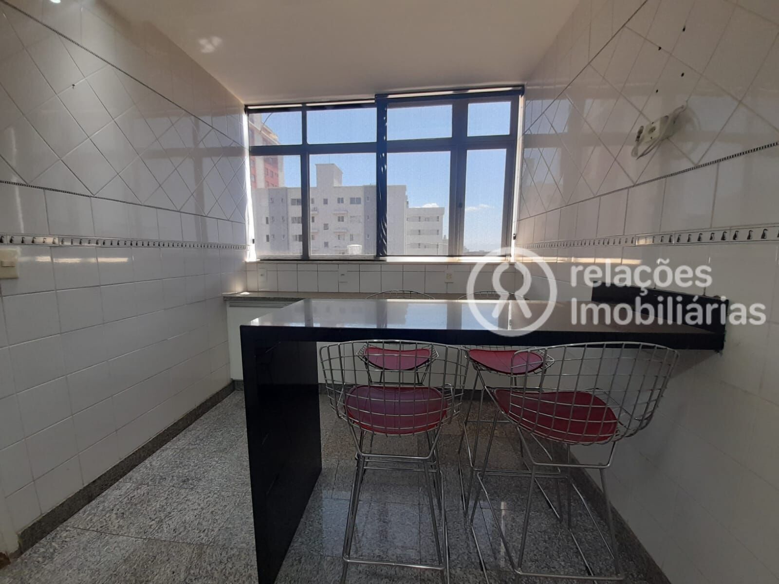 Apartamento para alugar com 3 quartos, 150m² - Foto 16