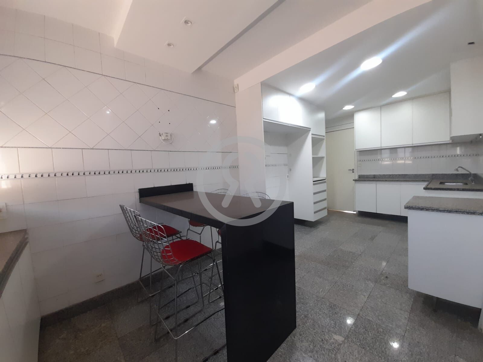 Apartamento para alugar com 3 quartos, 150m² - Foto 19