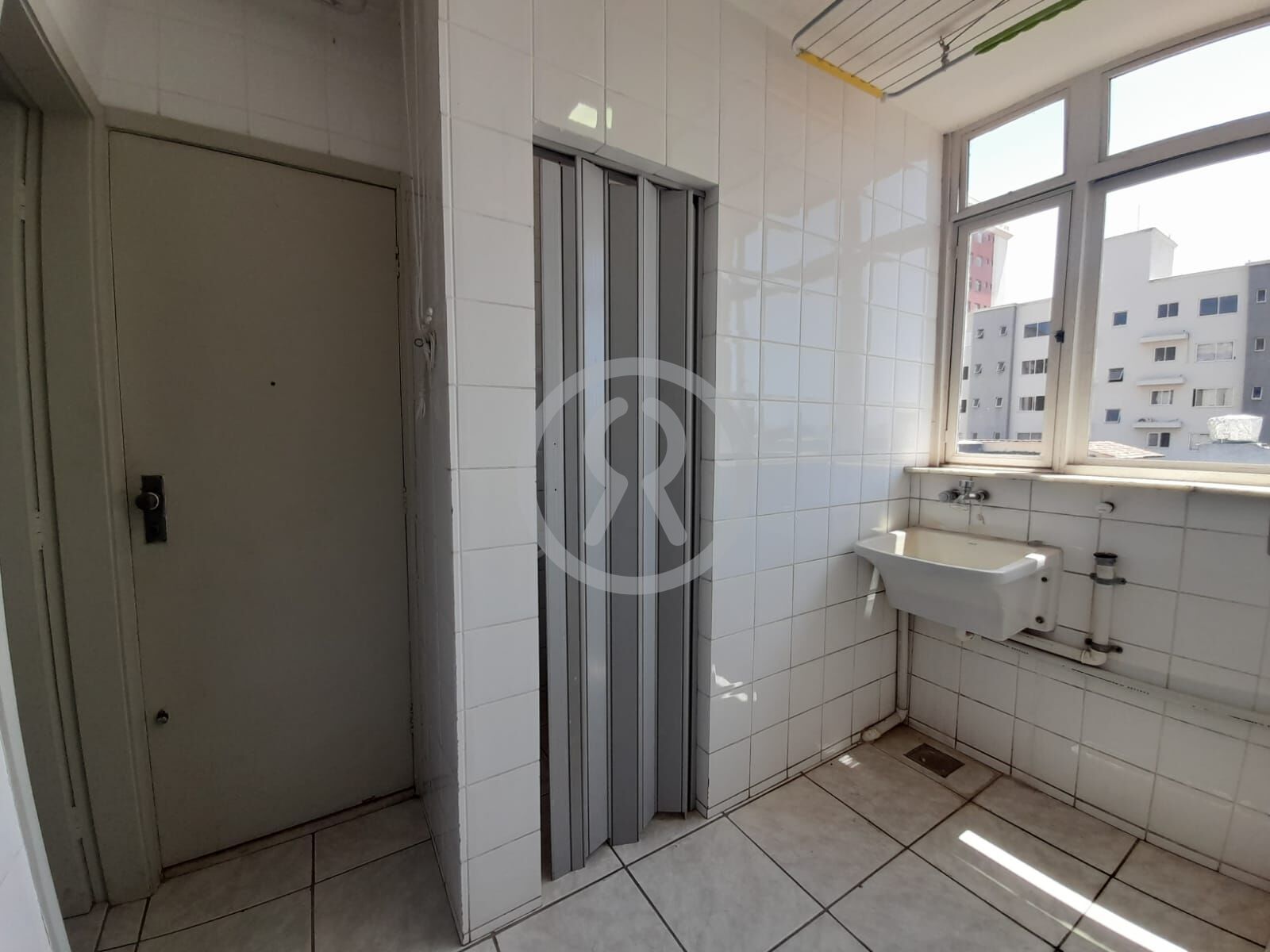 Apartamento para alugar com 3 quartos, 150m² - Foto 33