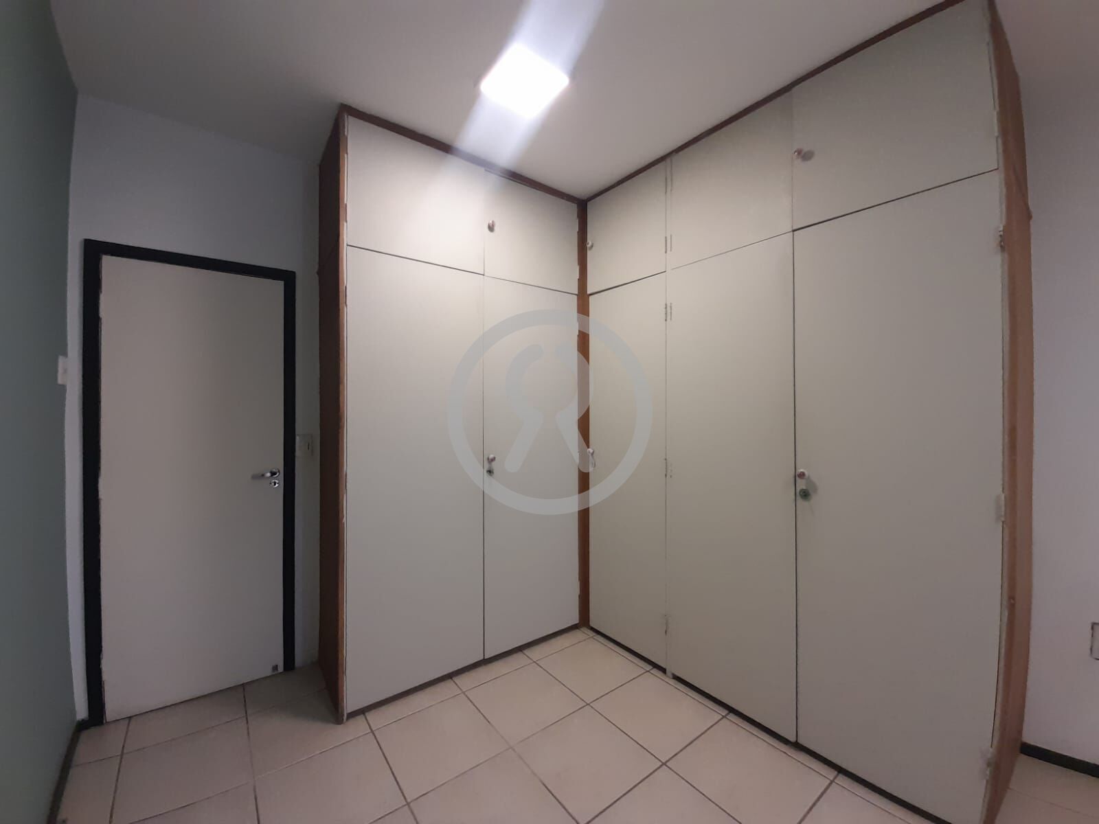 Apartamento para alugar com 3 quartos, 150m² - Foto 23