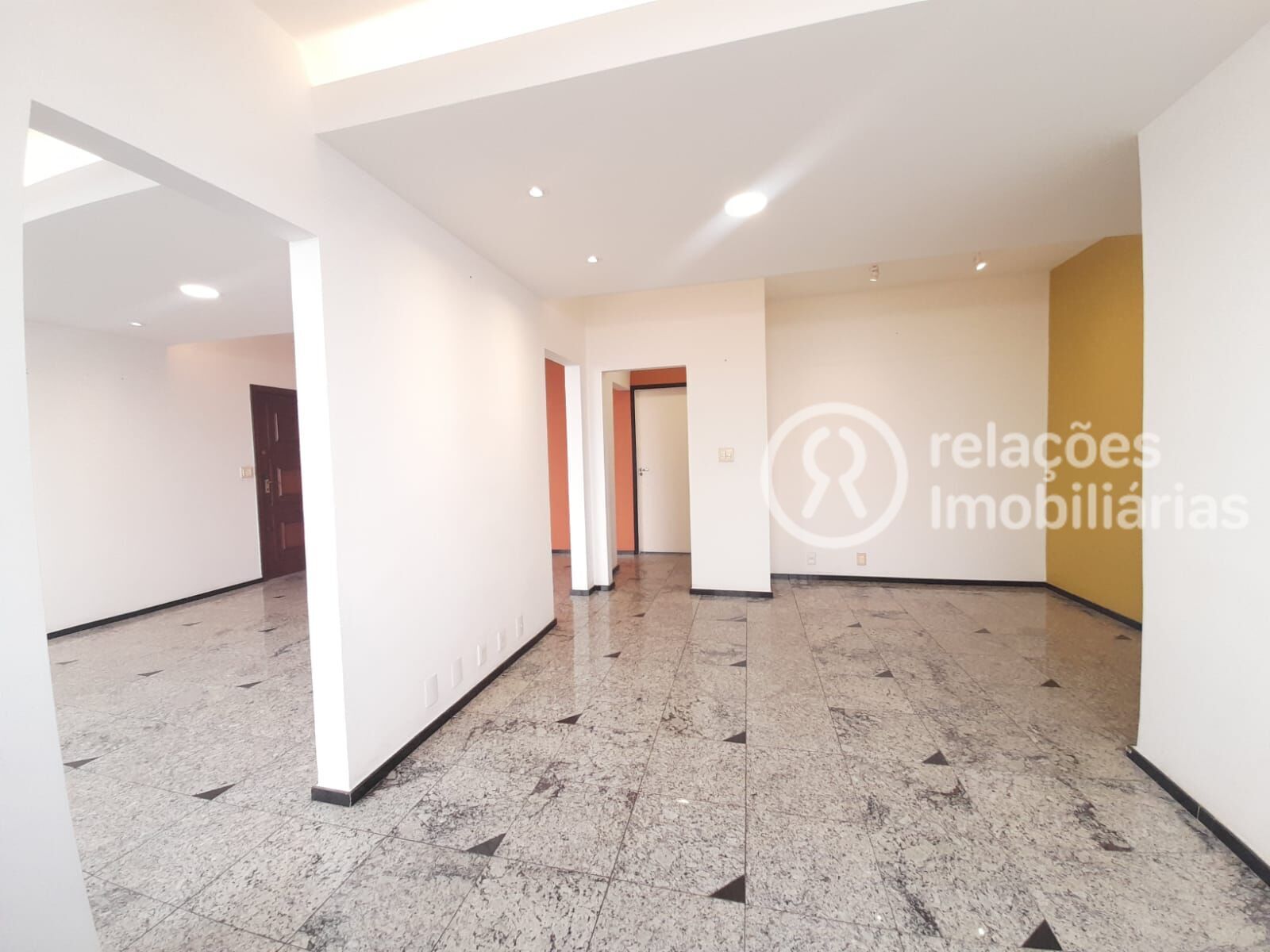 Apartamento para alugar com 3 quartos, 150m² - Foto 6