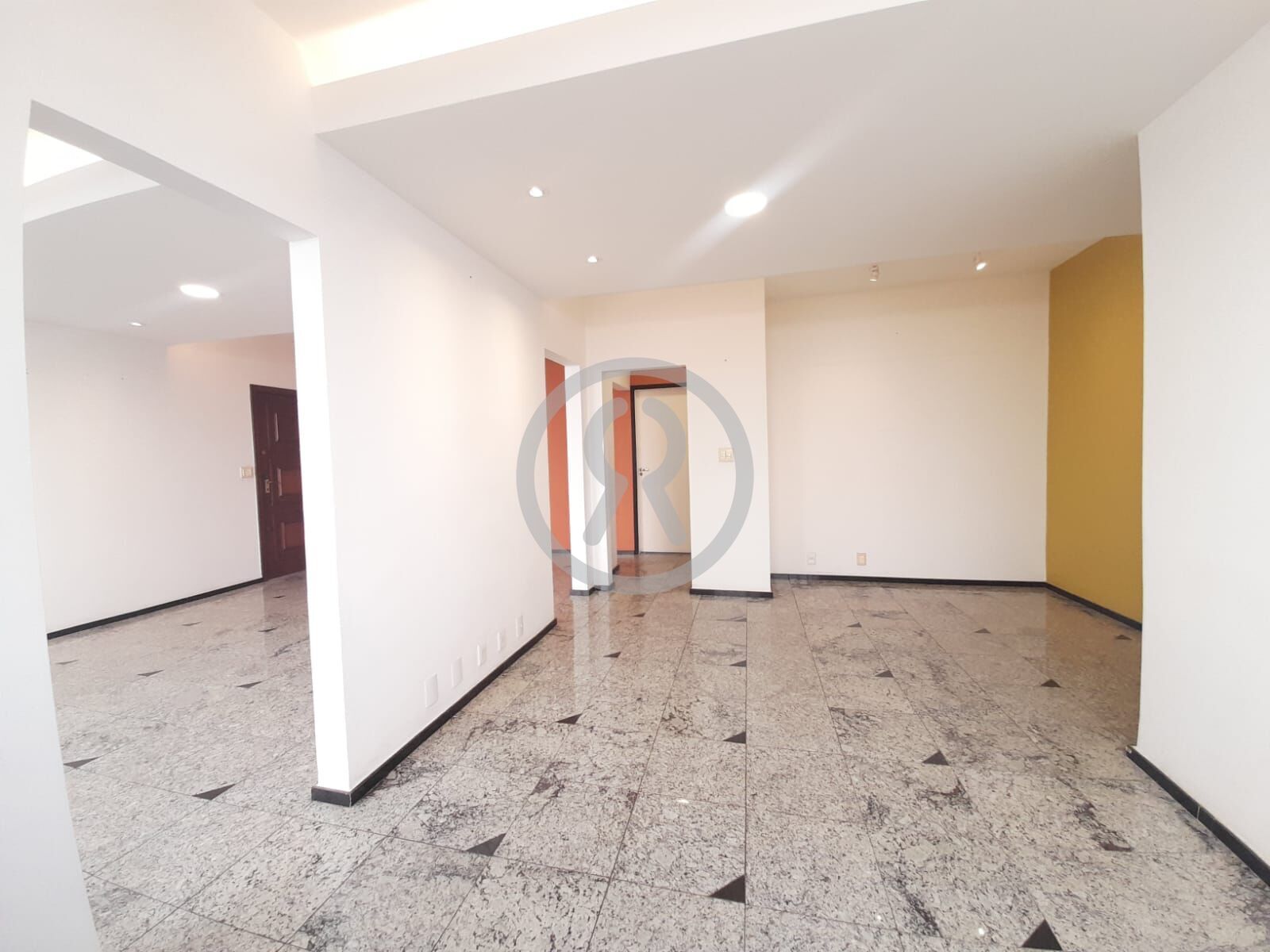 Apartamento para alugar com 3 quartos, 150m² - Foto 6