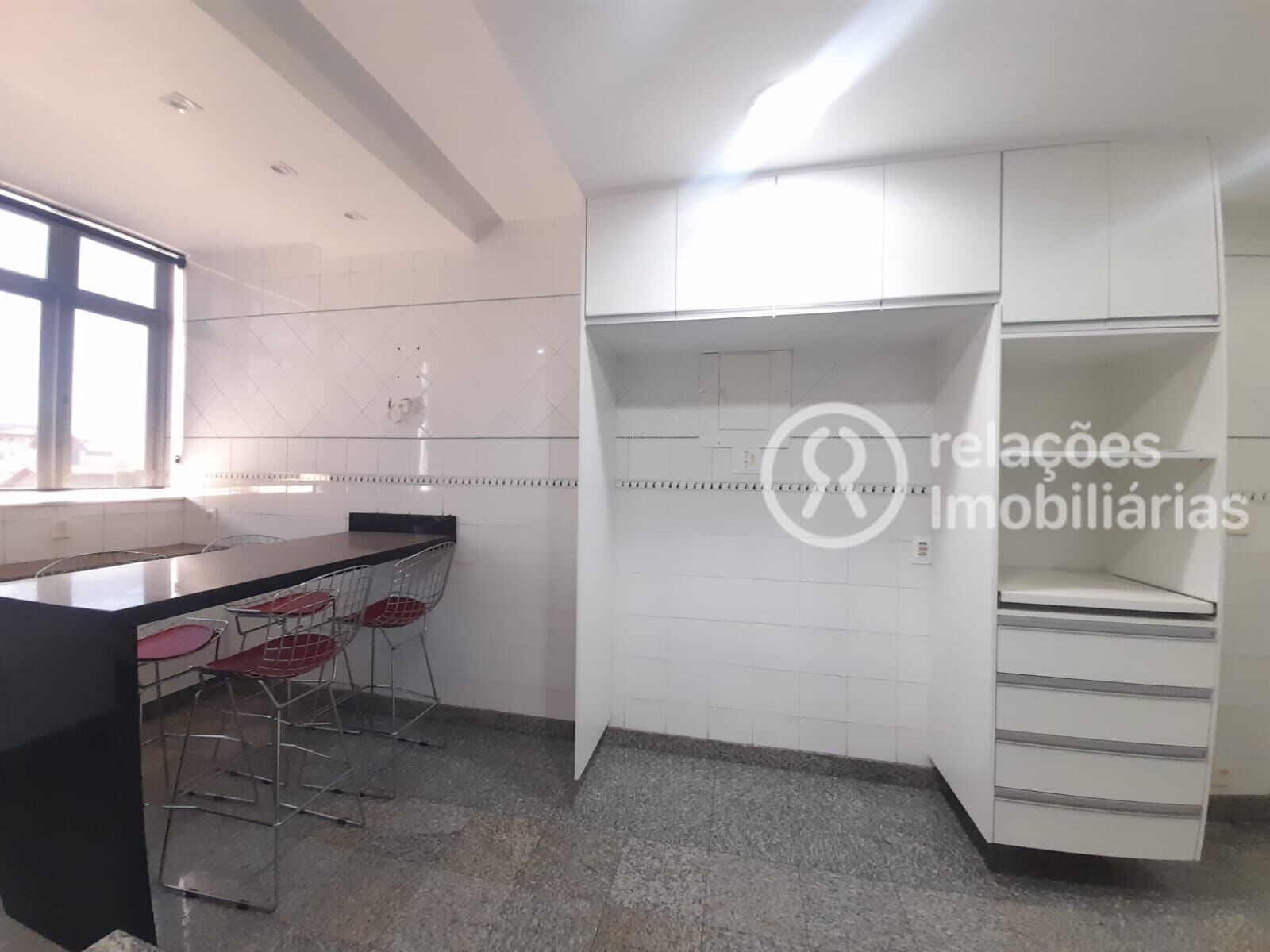 Apartamento para alugar com 3 quartos, 150m² - Foto 14