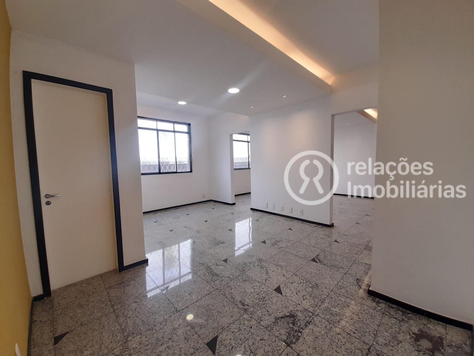 Apartamento para alugar com 3 quartos, 150m² - Foto 5