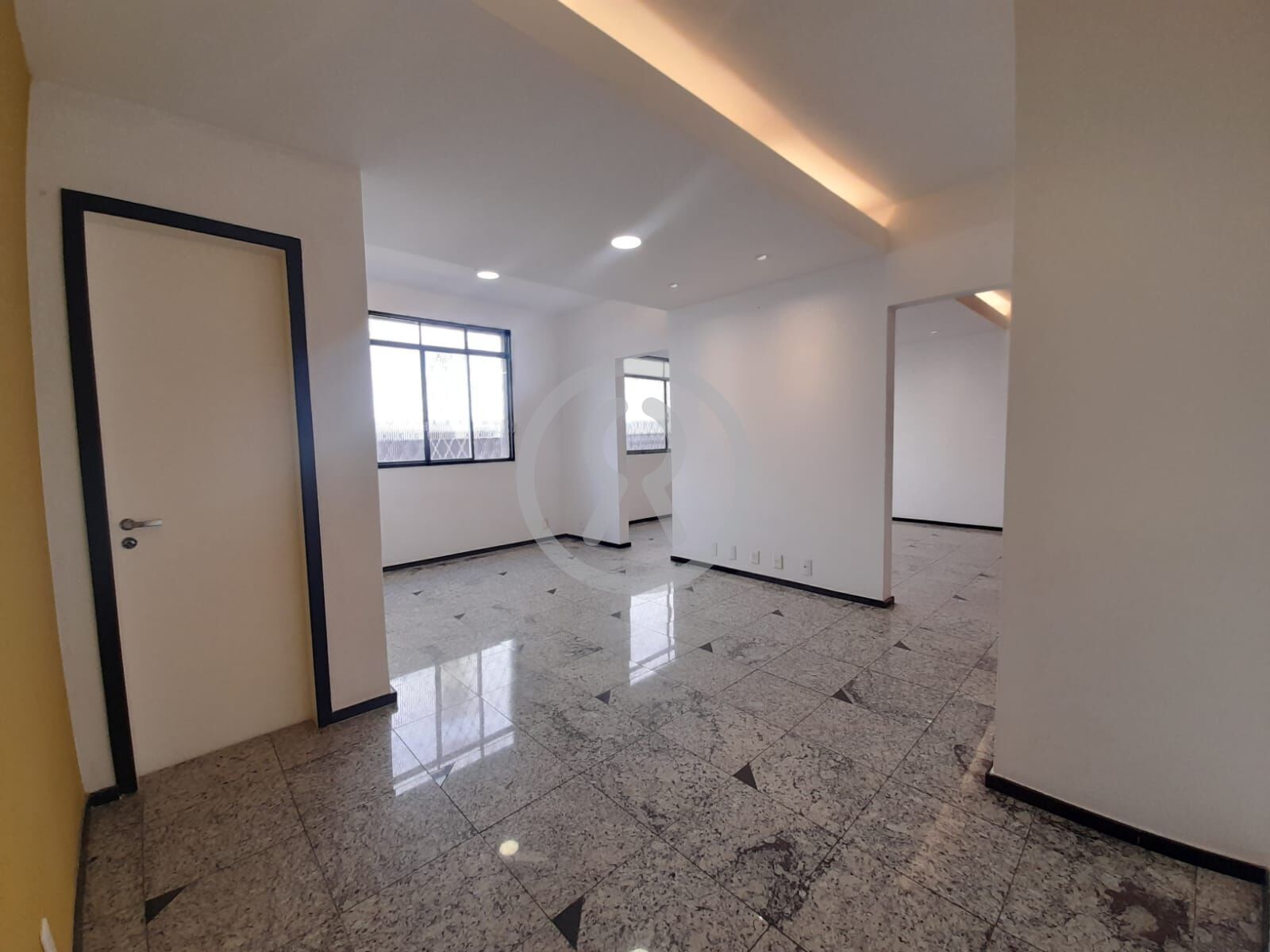 Apartamento para alugar com 3 quartos, 150m² - Foto 5