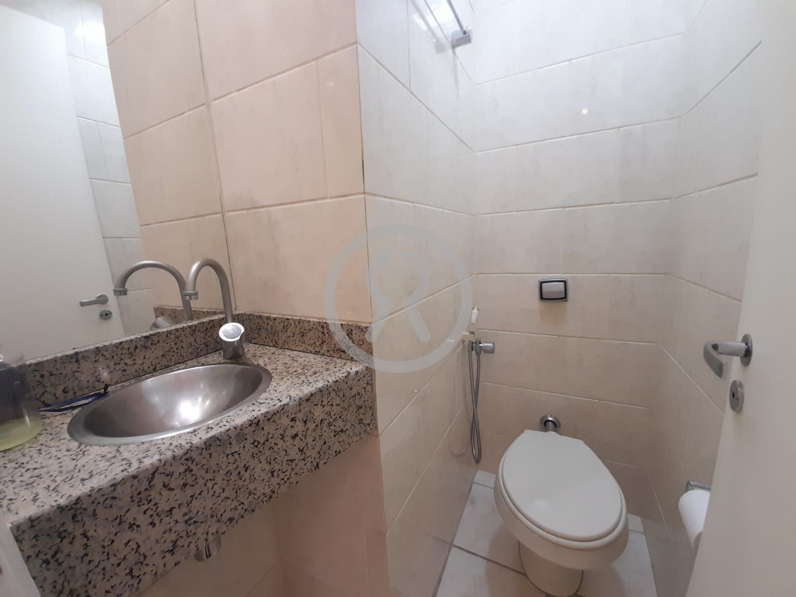 Apartamento para alugar com 3 quartos, 150m² - Foto 9