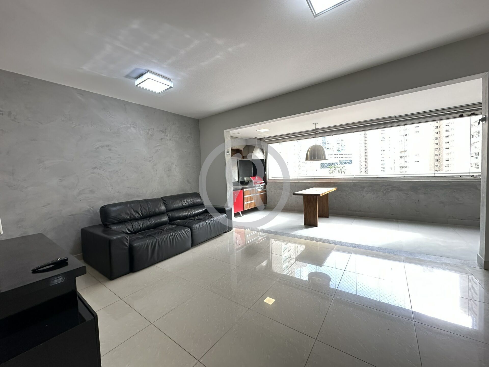 Apartamento para alugar com 3 quartos, 126m² - Foto 2
