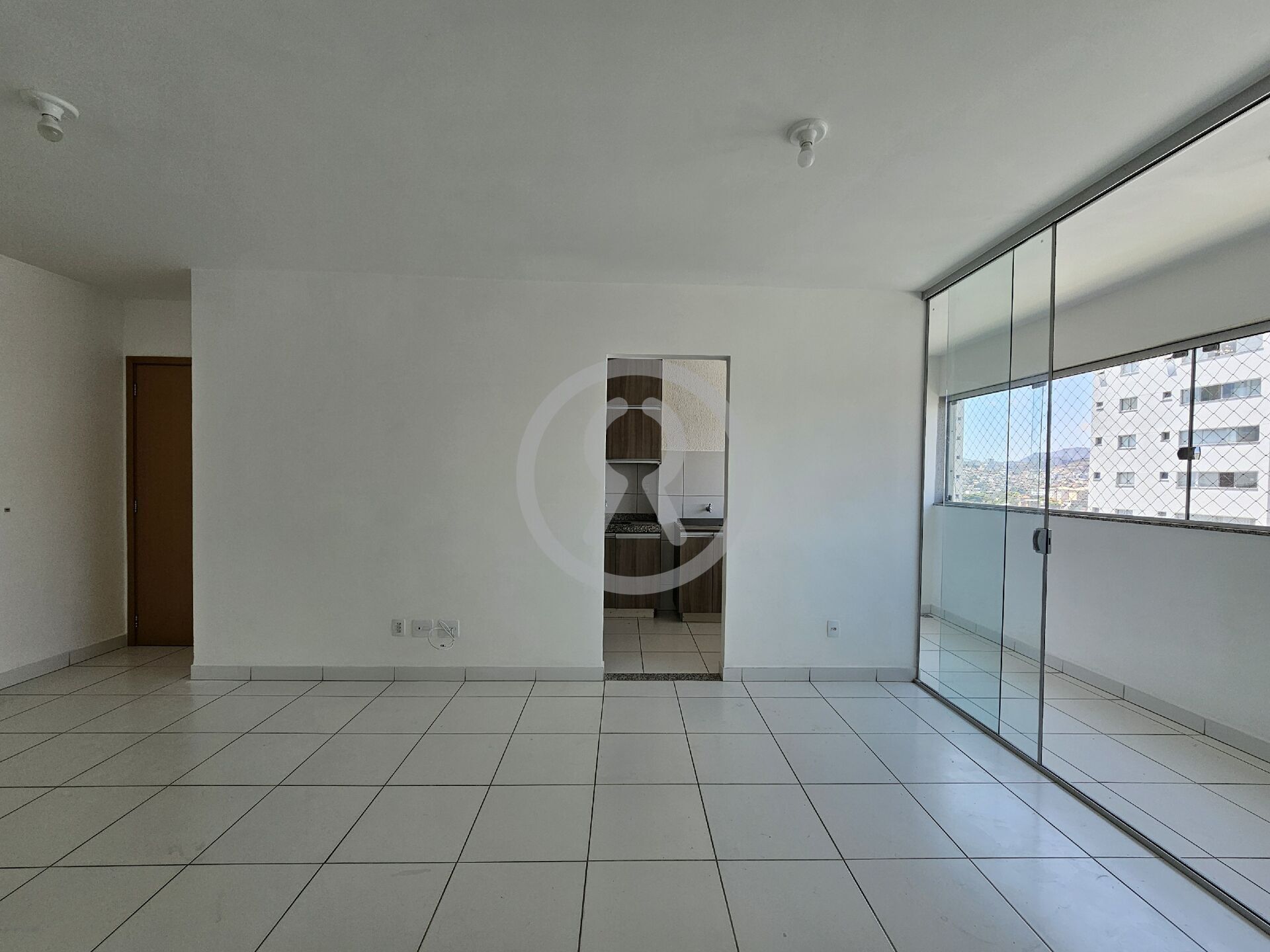 Apartamento para alugar com 3 quartos, 75m² - Foto 3