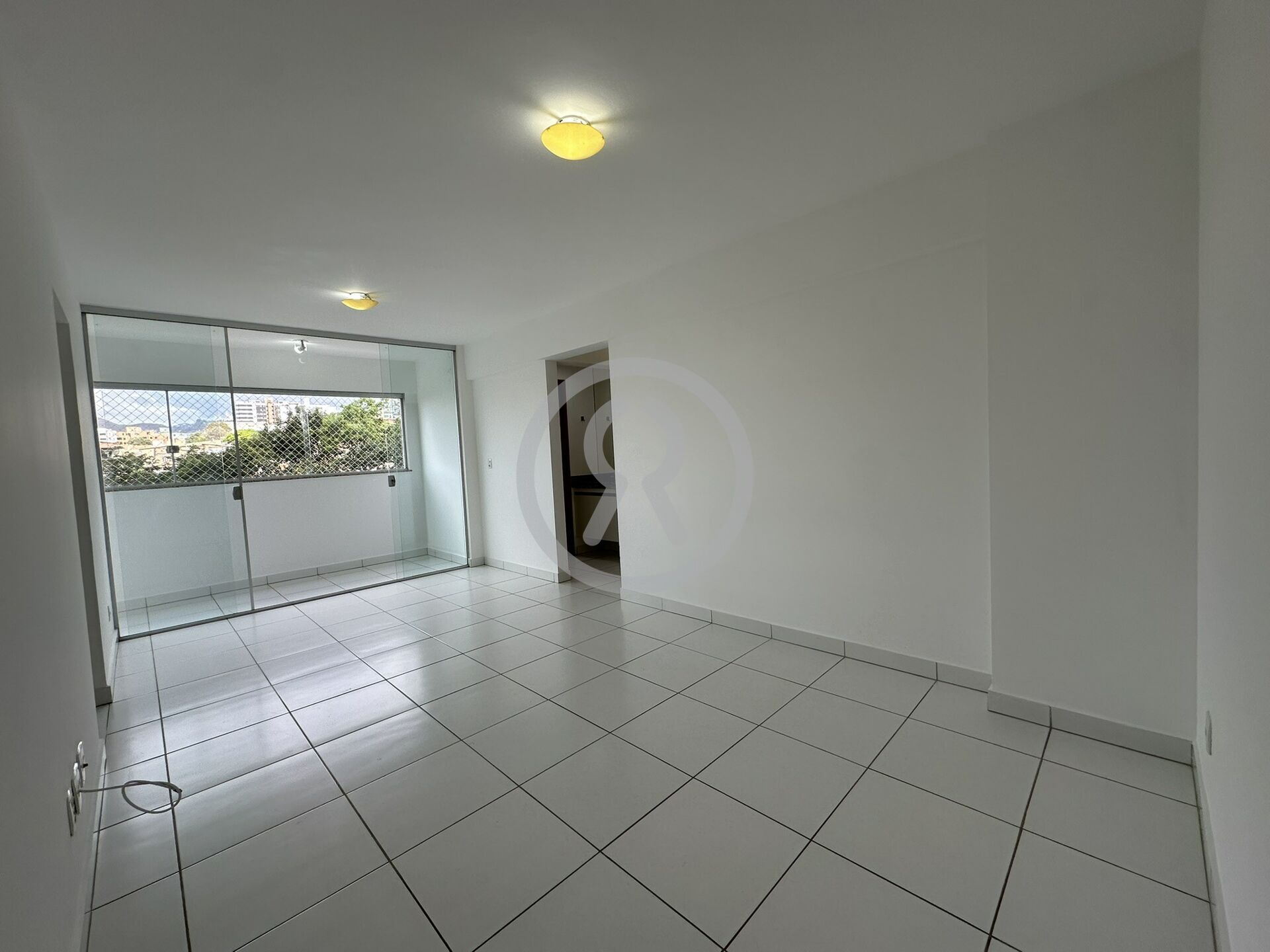 Apartamento para alugar com 3 quartos, 75m² - Foto 1