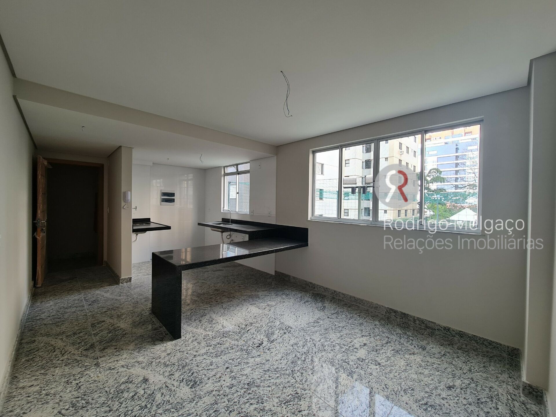 Apartamento à venda com 2 quartos, 57m² - Foto 1