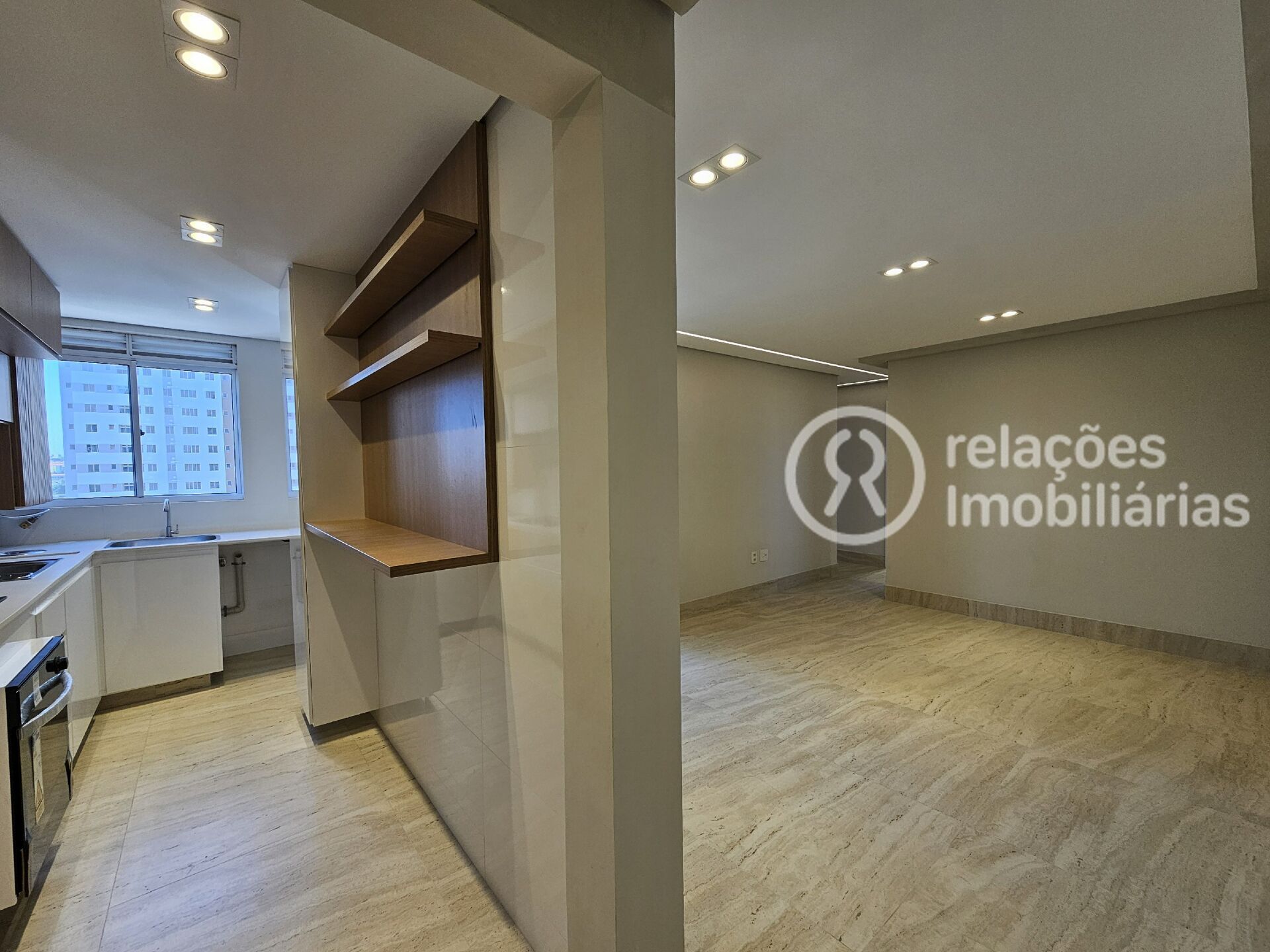 Apartamento à venda com 3 quartos, 71m² - Foto 2