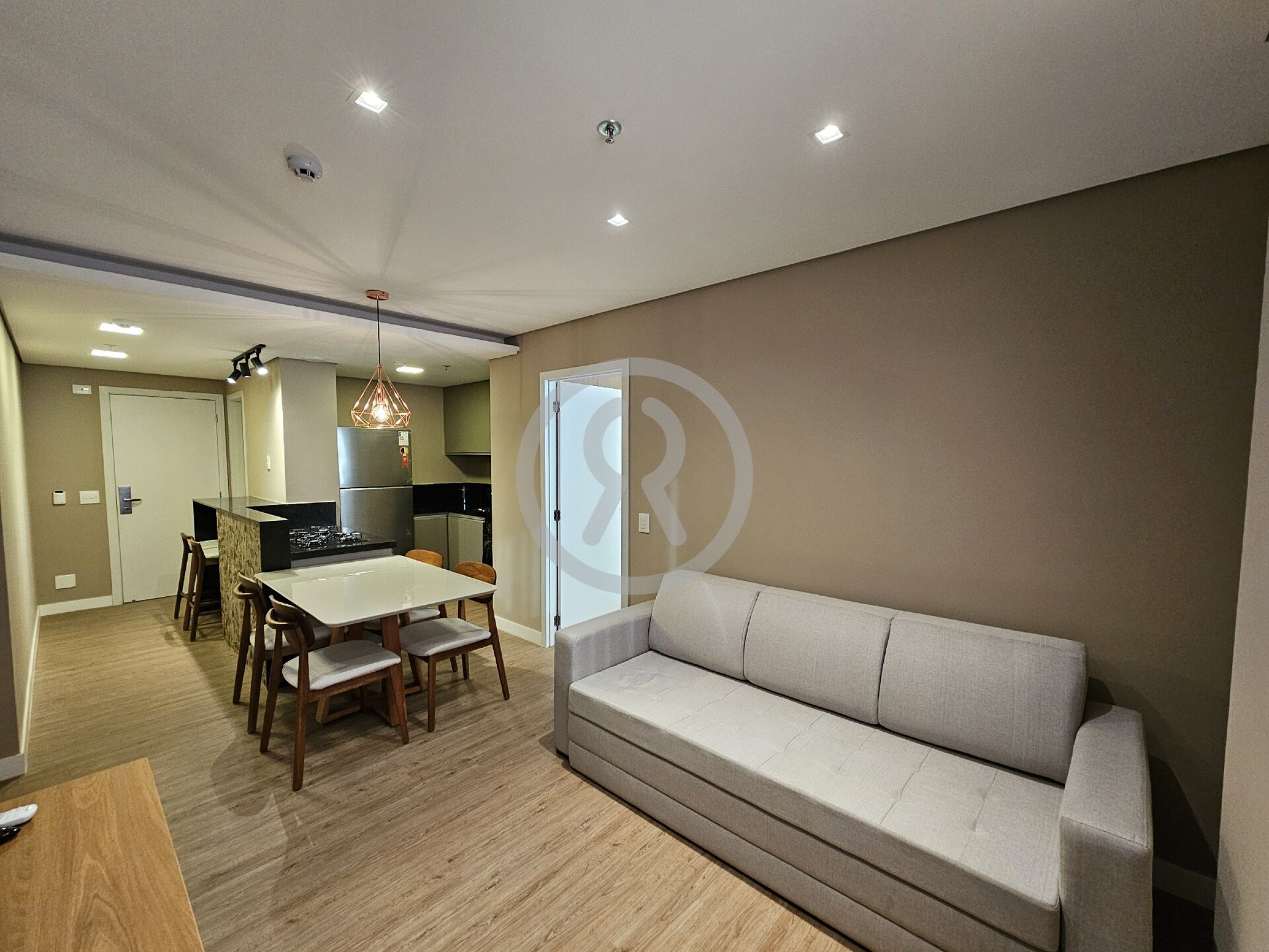 Apartamento para alugar com 2 quartos, 70m² - Foto 2