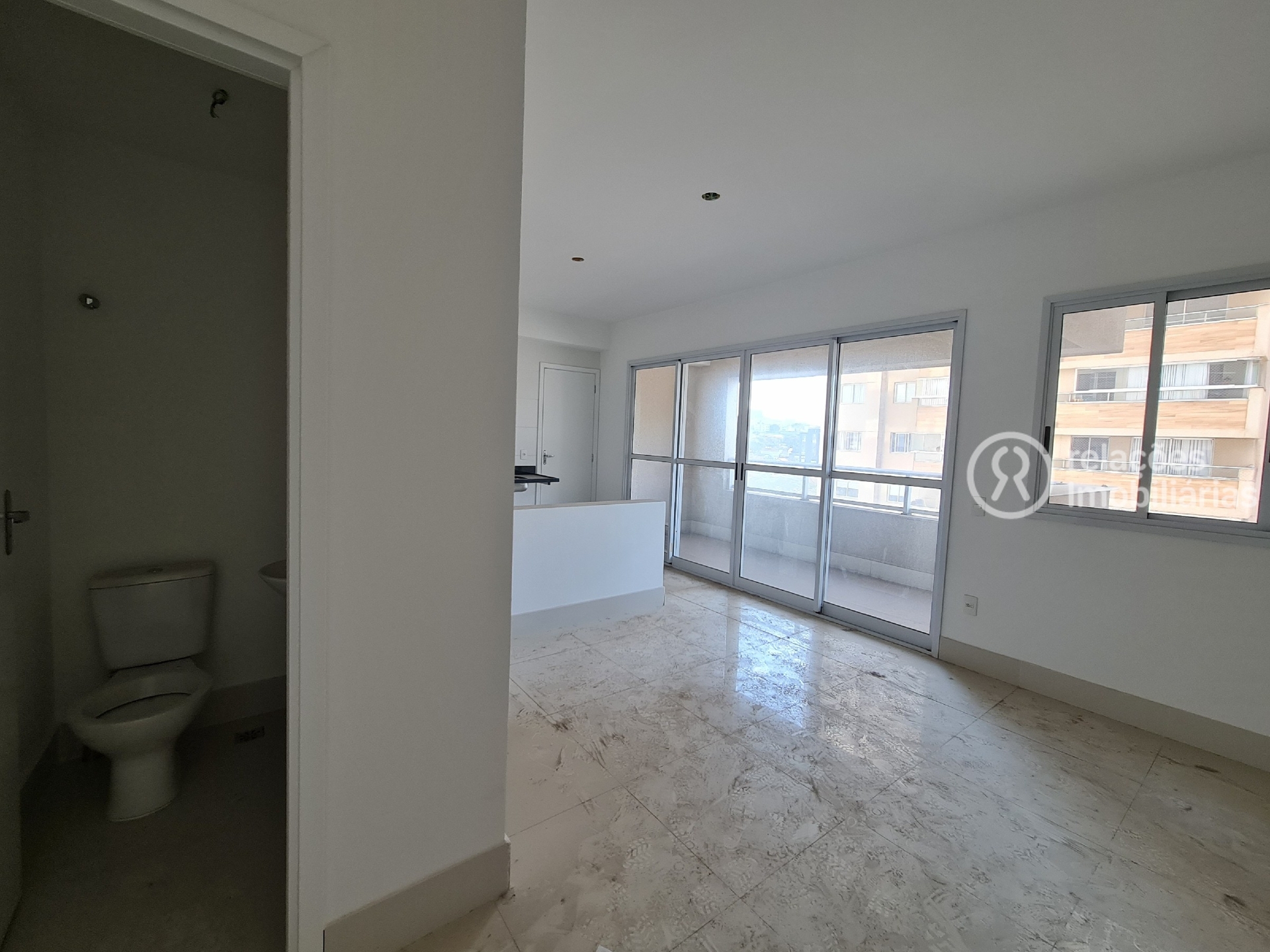 Apartamento para alugar com 4 quartos, 110m² - Foto 2