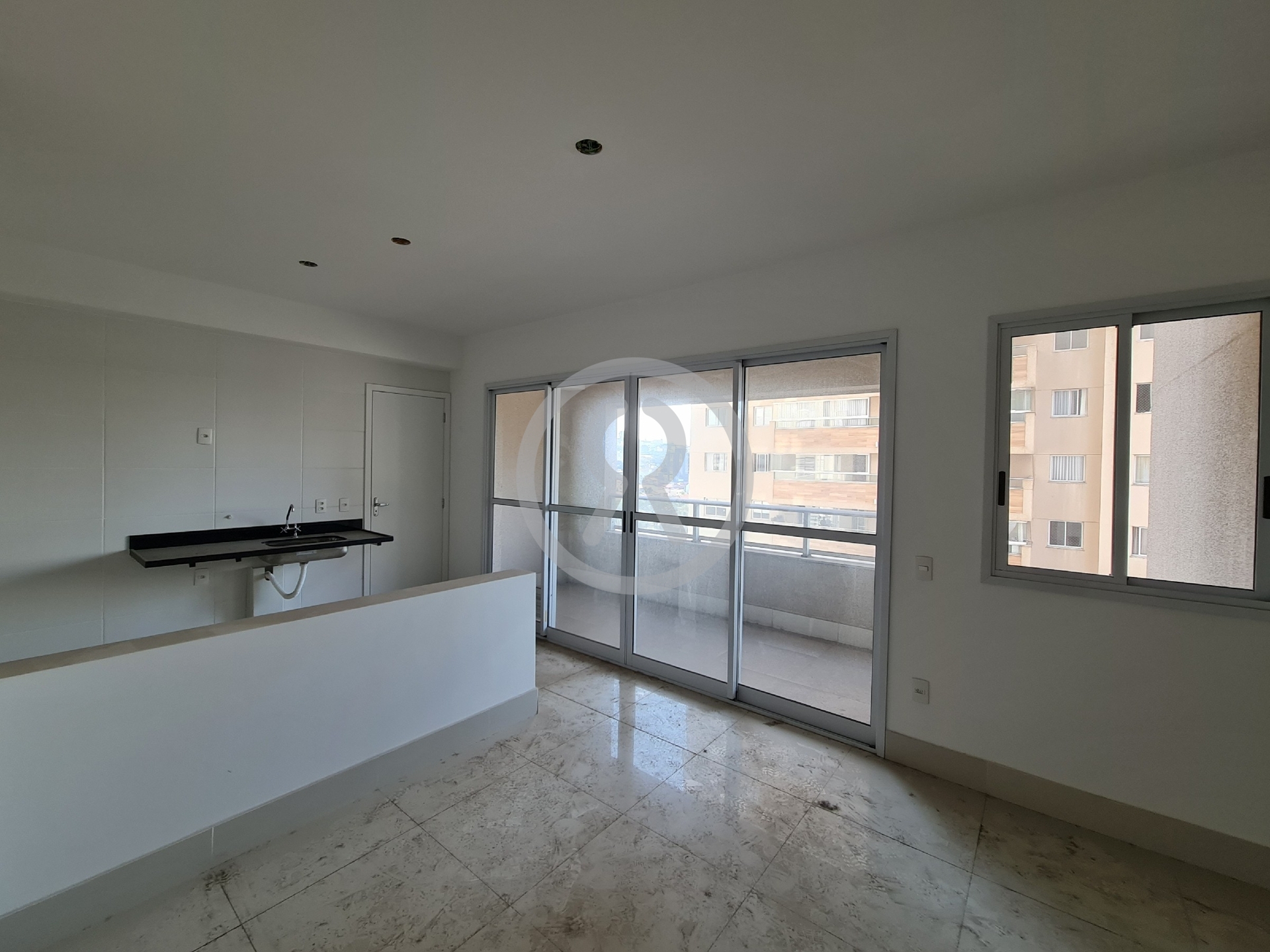 Apartamento à venda com 4 quartos, 110m² - Foto 1