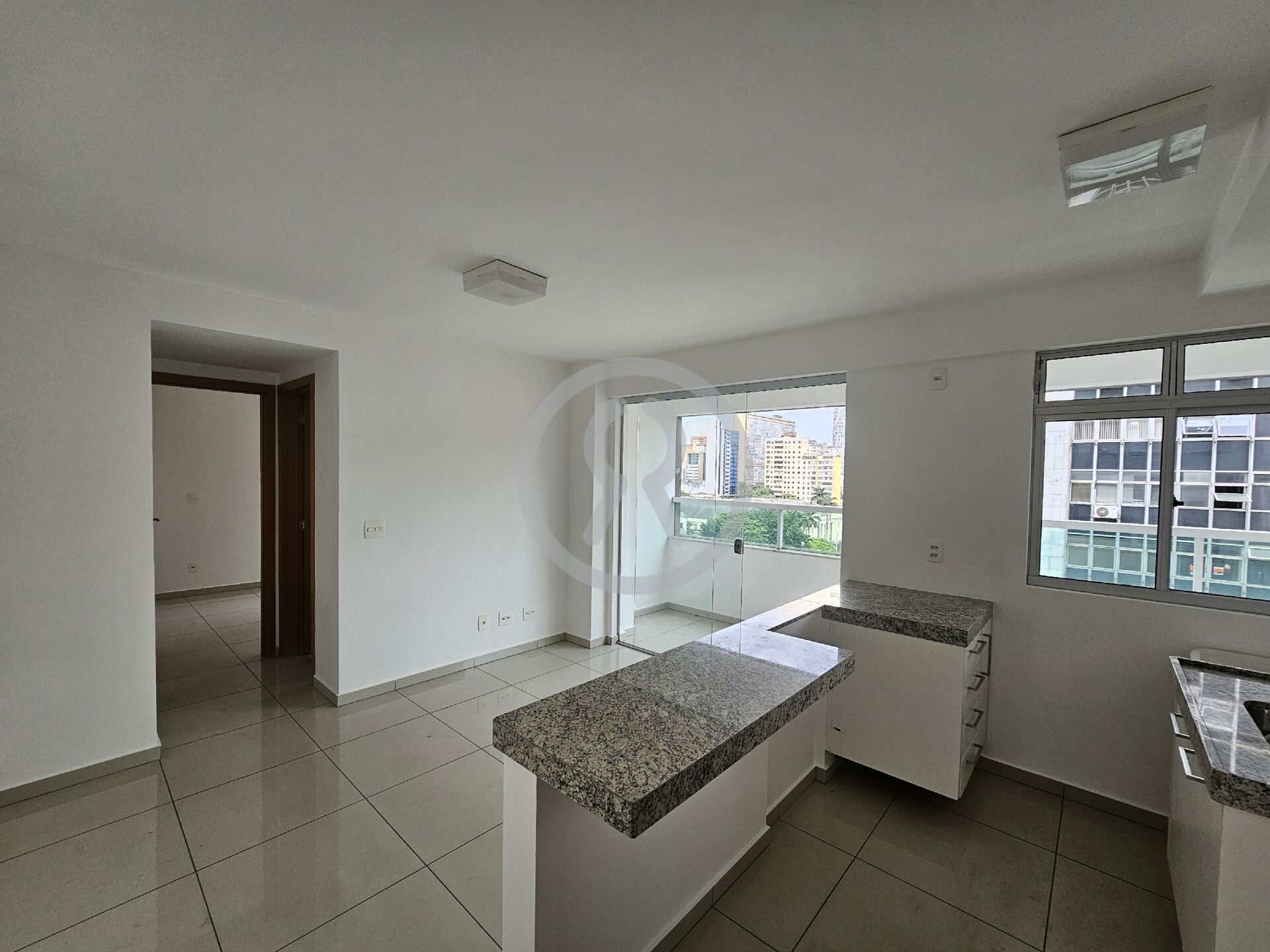 Apartamento para alugar com 1 quarto, 37m² - Foto 1