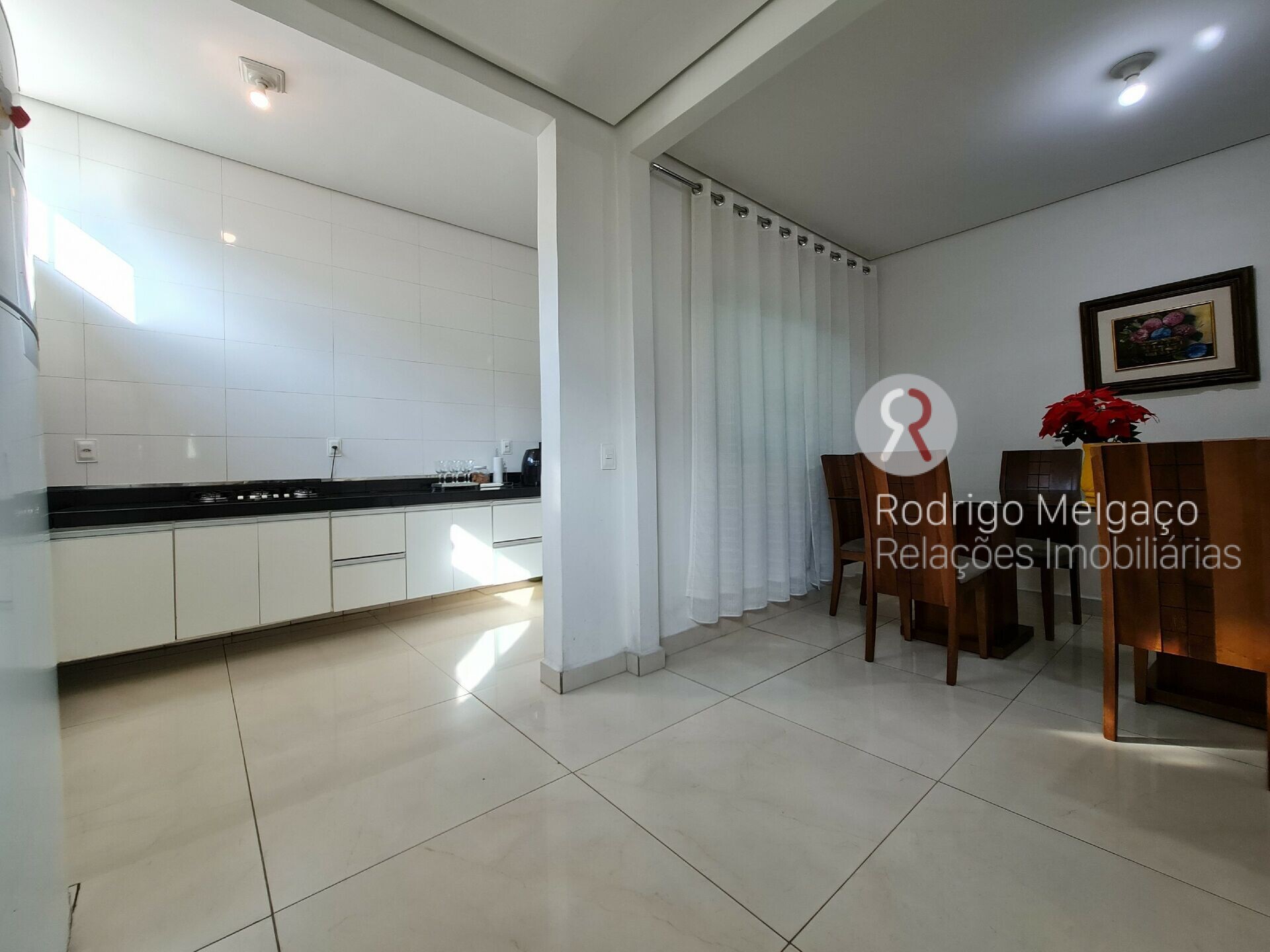 Casa à venda com 3 quartos, 200m² - Foto 12