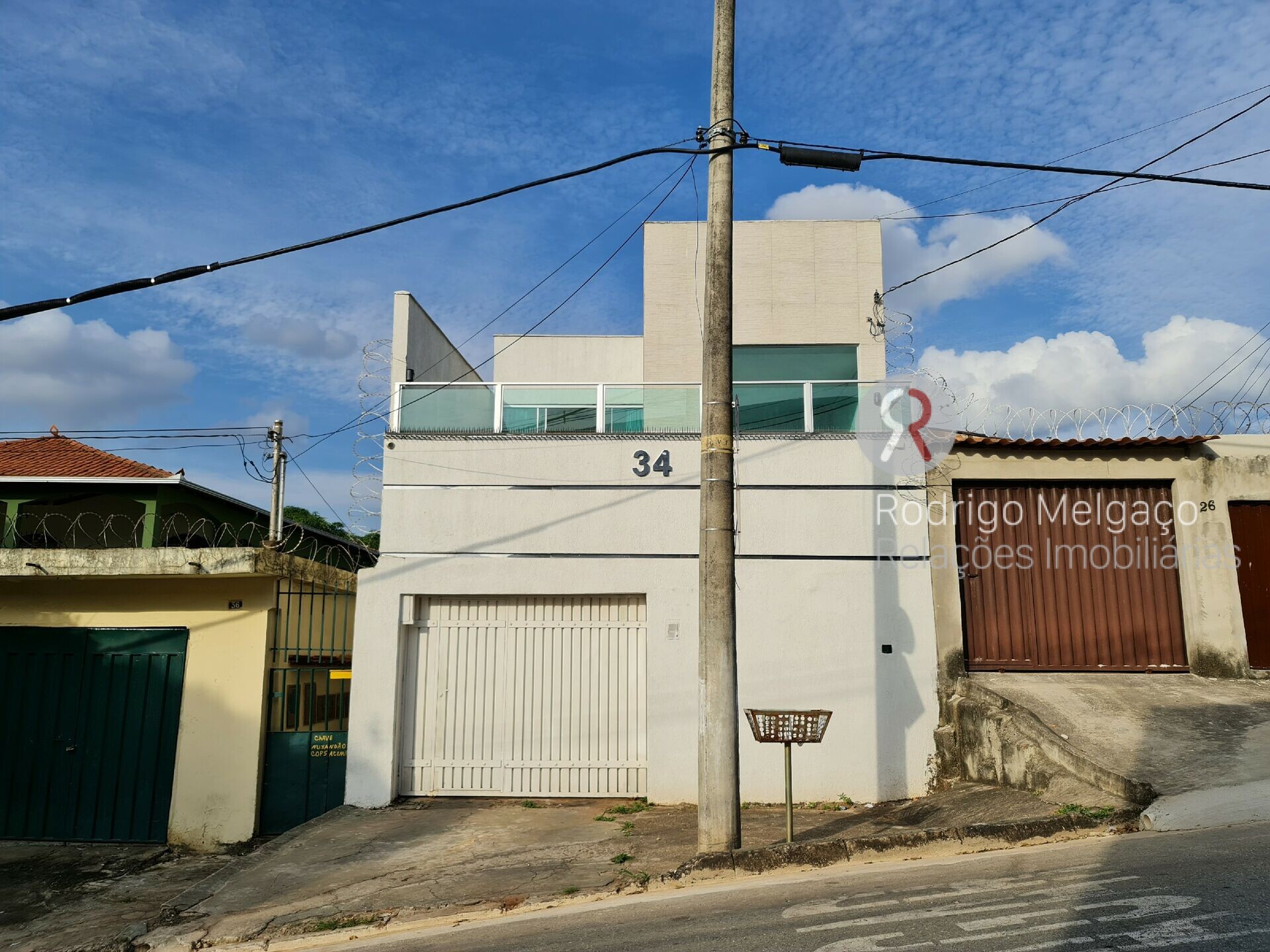 Casa à venda com 3 quartos, 200m² - Foto 2