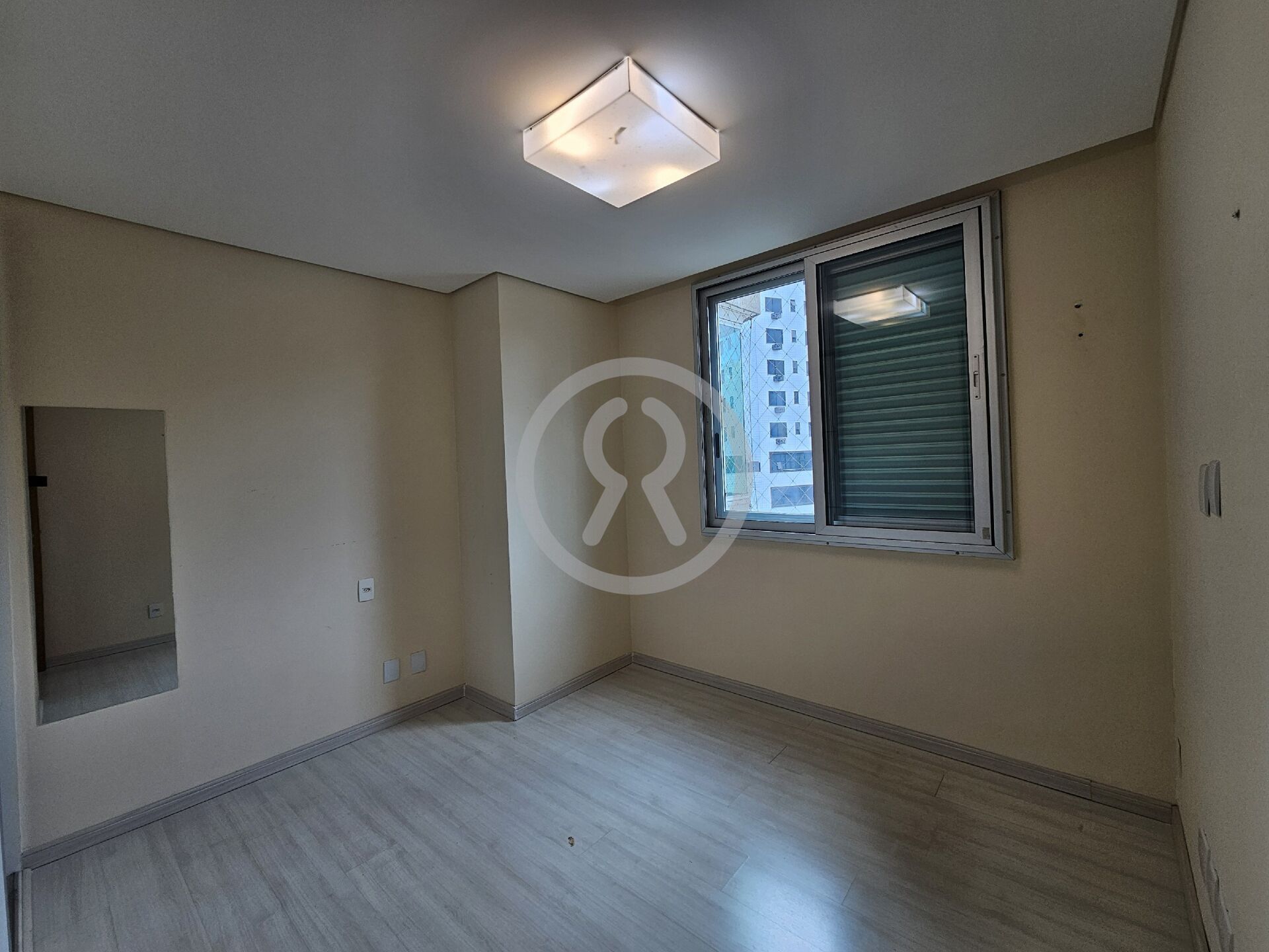 Apartamento para alugar com 4 quartos, 198m² - Foto 25