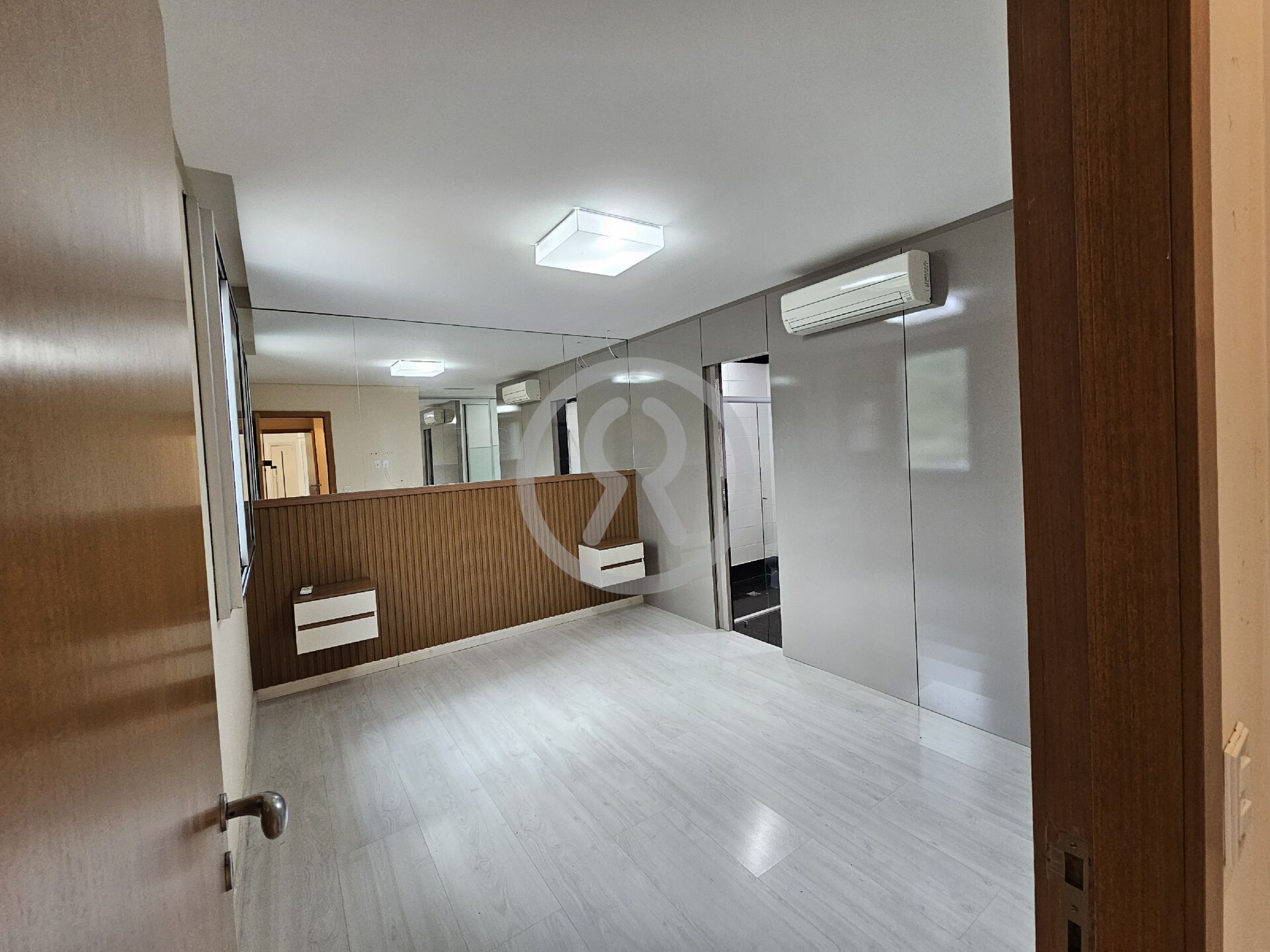 Apartamento para alugar com 4 quartos, 198m² - Foto 31