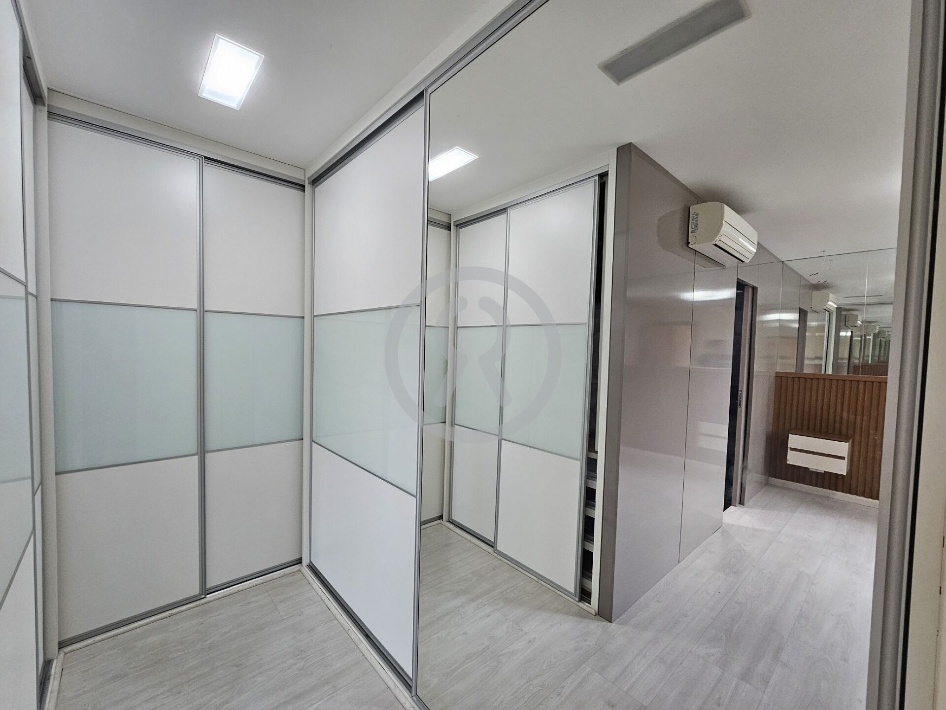 Apartamento para alugar com 4 quartos, 198m² - Foto 35