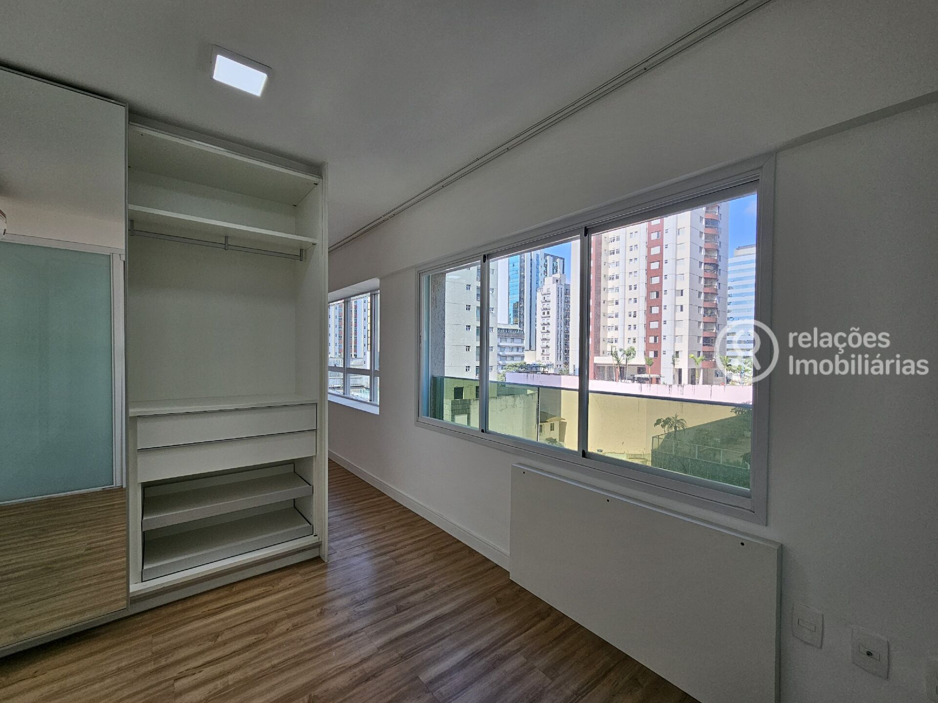 Apartamento à venda com 1 quarto, 42m² - Foto 30