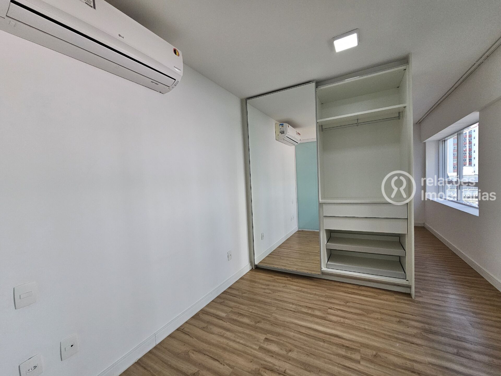 Apartamento à venda com 1 quarto, 42m² - Foto 29
