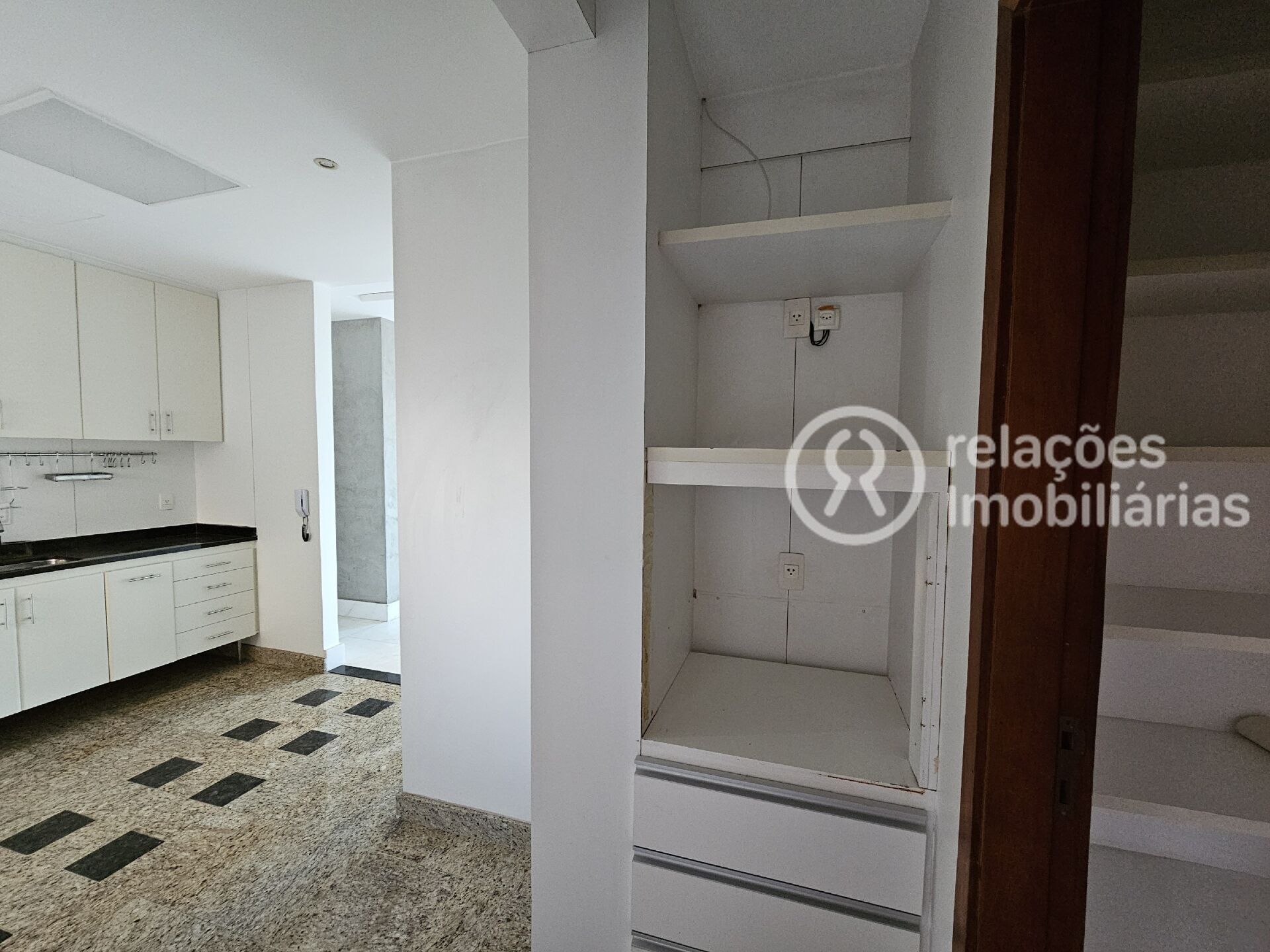 Apartamento à venda com 3 quartos, 107m² - Foto 18