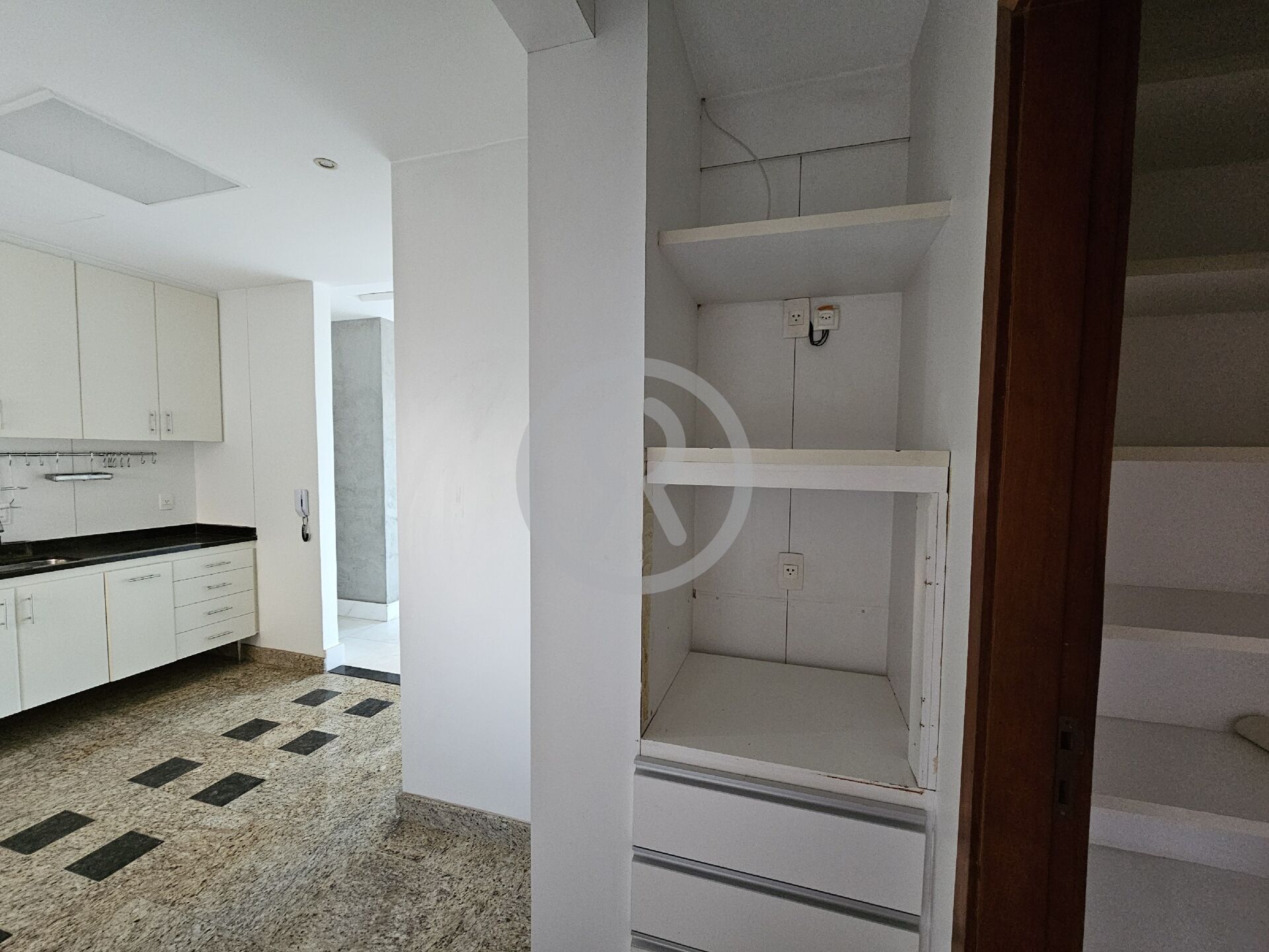 Apartamento à venda com 3 quartos, 107m² - Foto 18