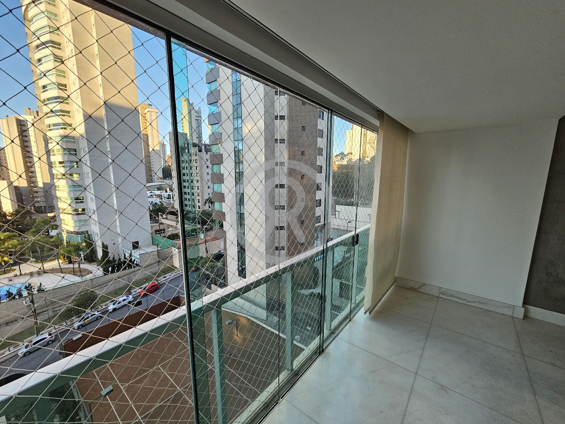 Apartamento à venda com 3 quartos, 107m² - Foto 9