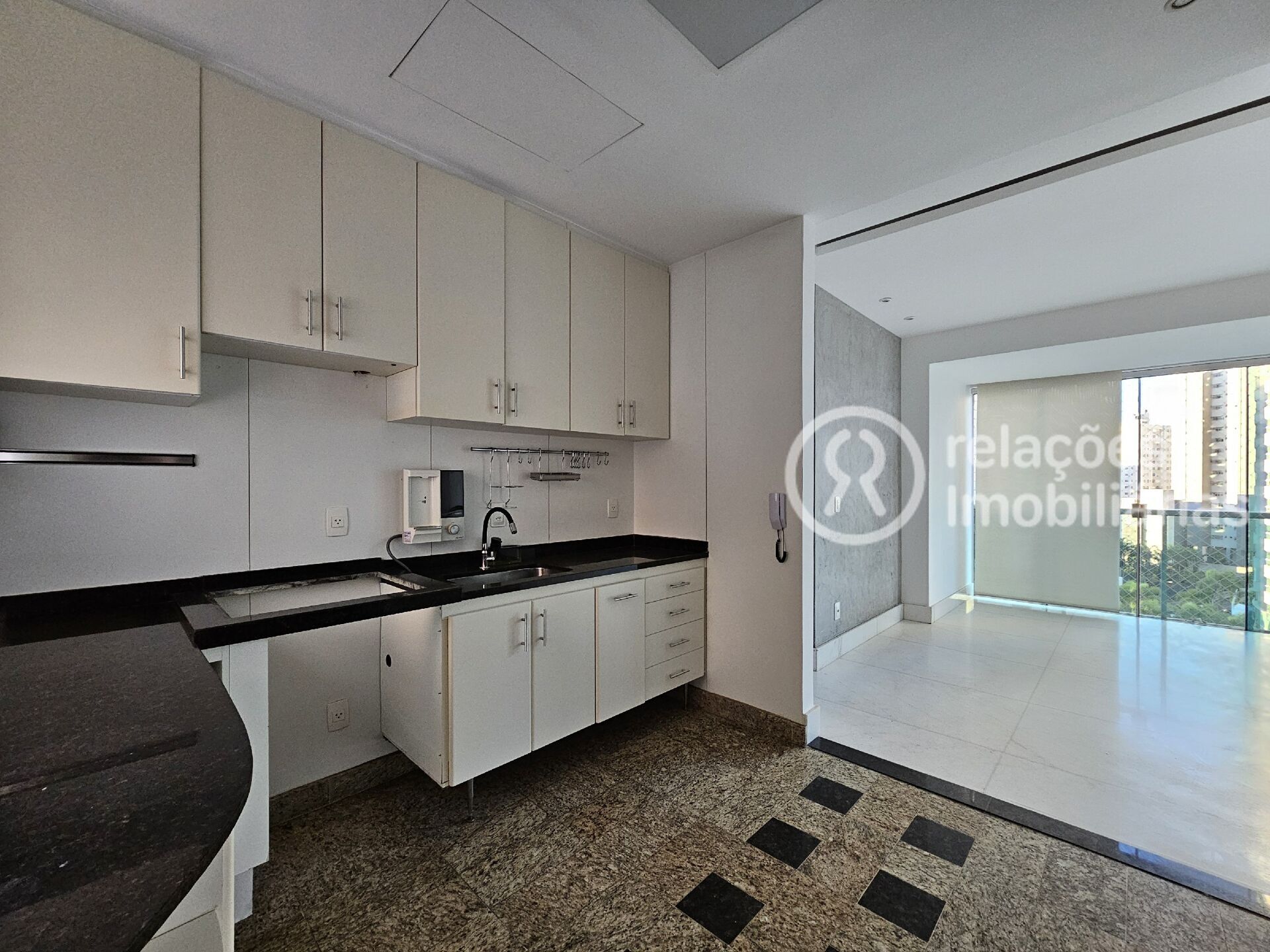 Apartamento à venda com 3 quartos, 107m² - Foto 13