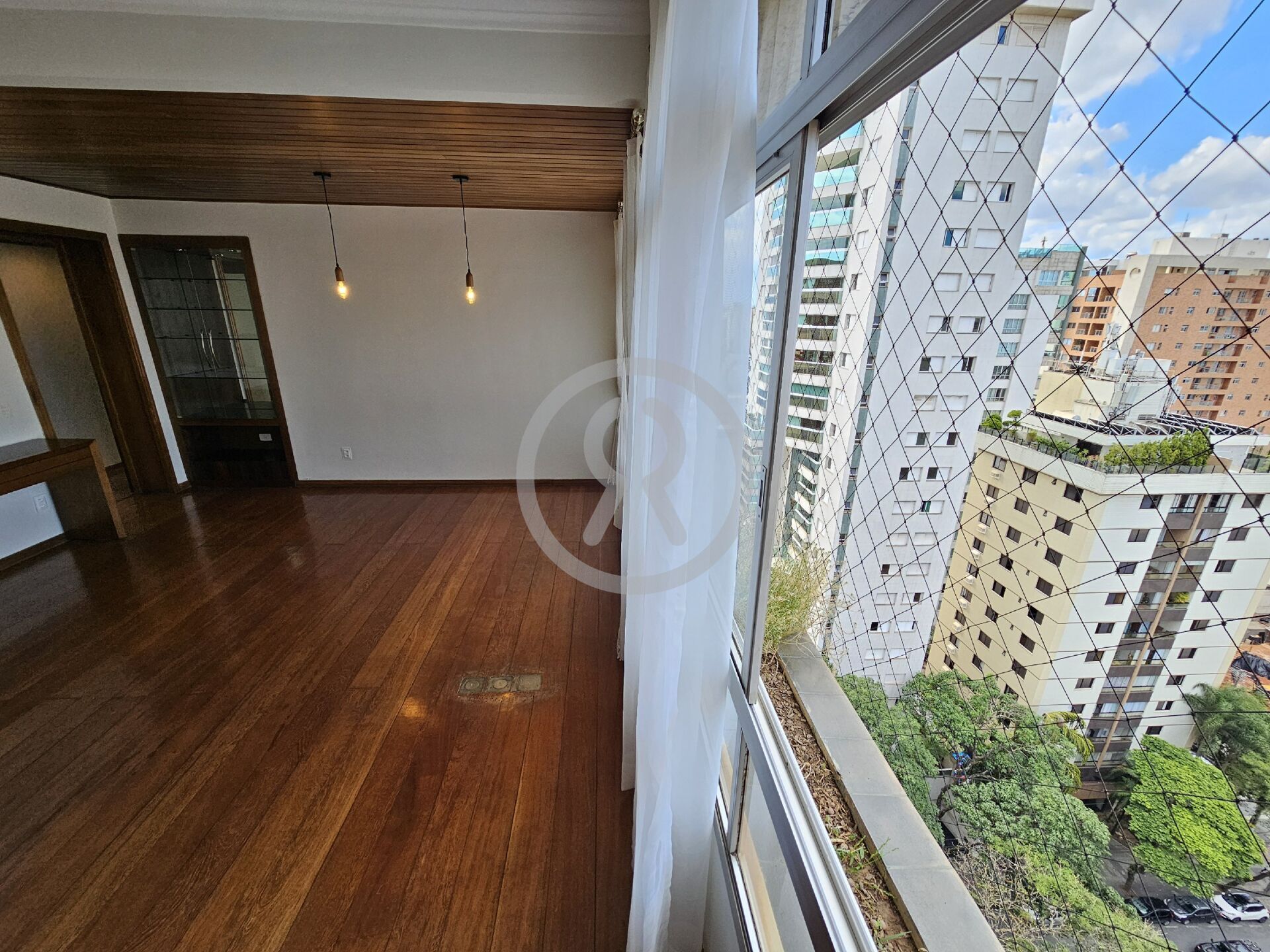 Apartamento para alugar com 2 quartos, 108m² - Foto 5