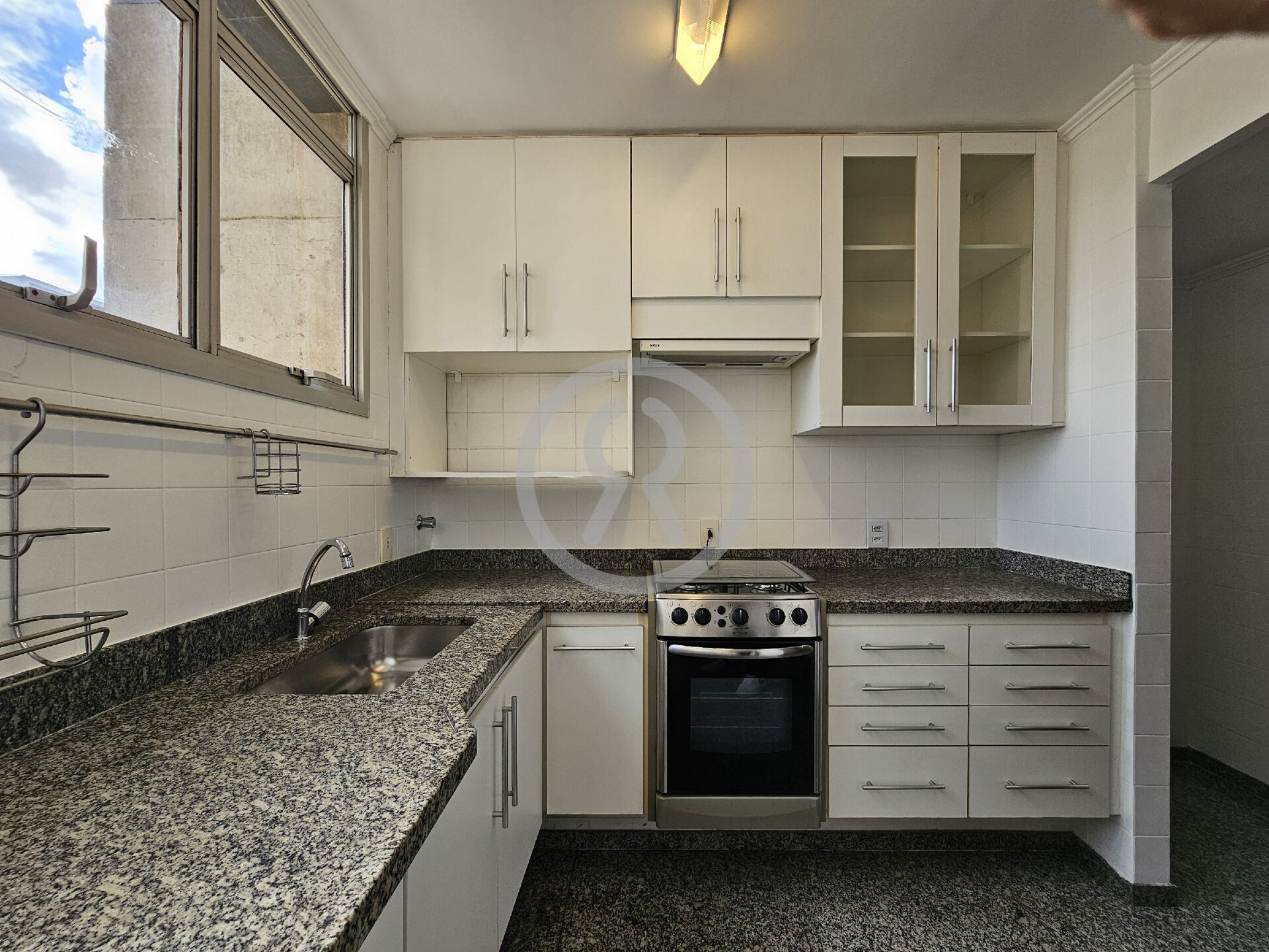 Apartamento para alugar com 2 quartos, 108m² - Foto 18