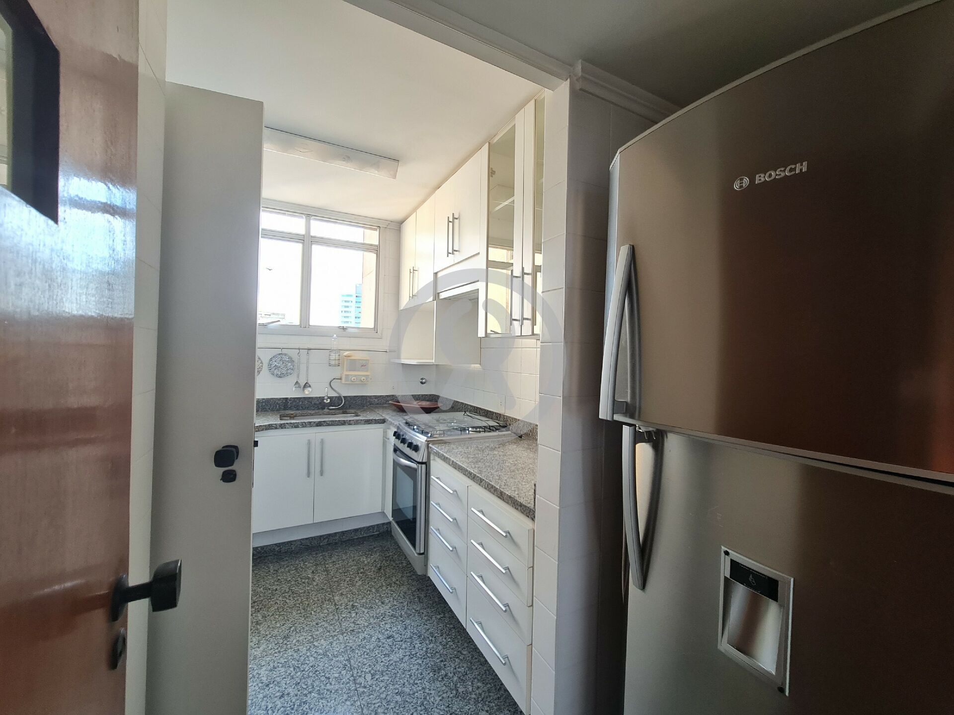 Apartamento para alugar com 2 quartos, 108m² - Foto 10