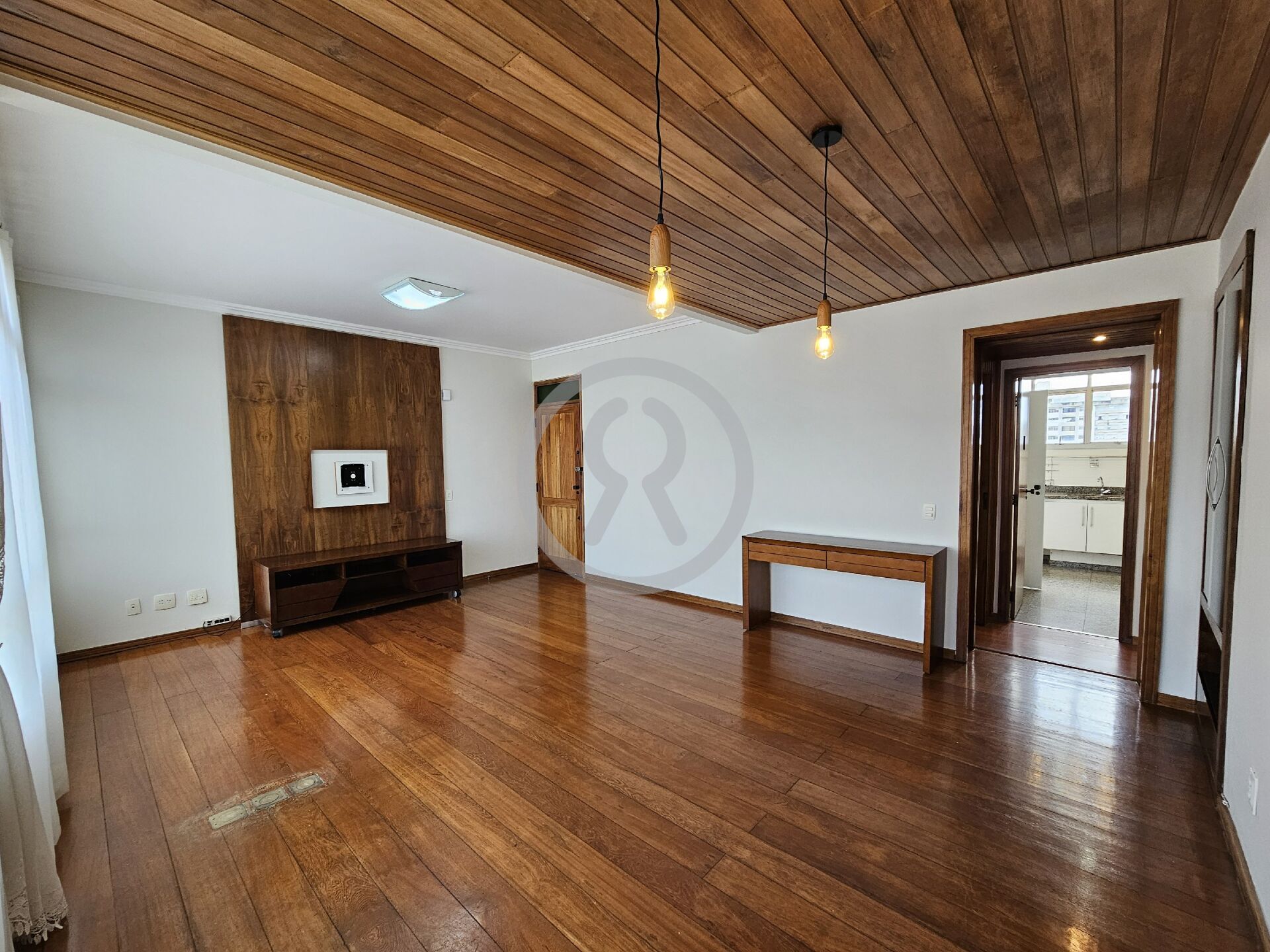 Apartamento para alugar com 2 quartos, 108m² - Foto 6