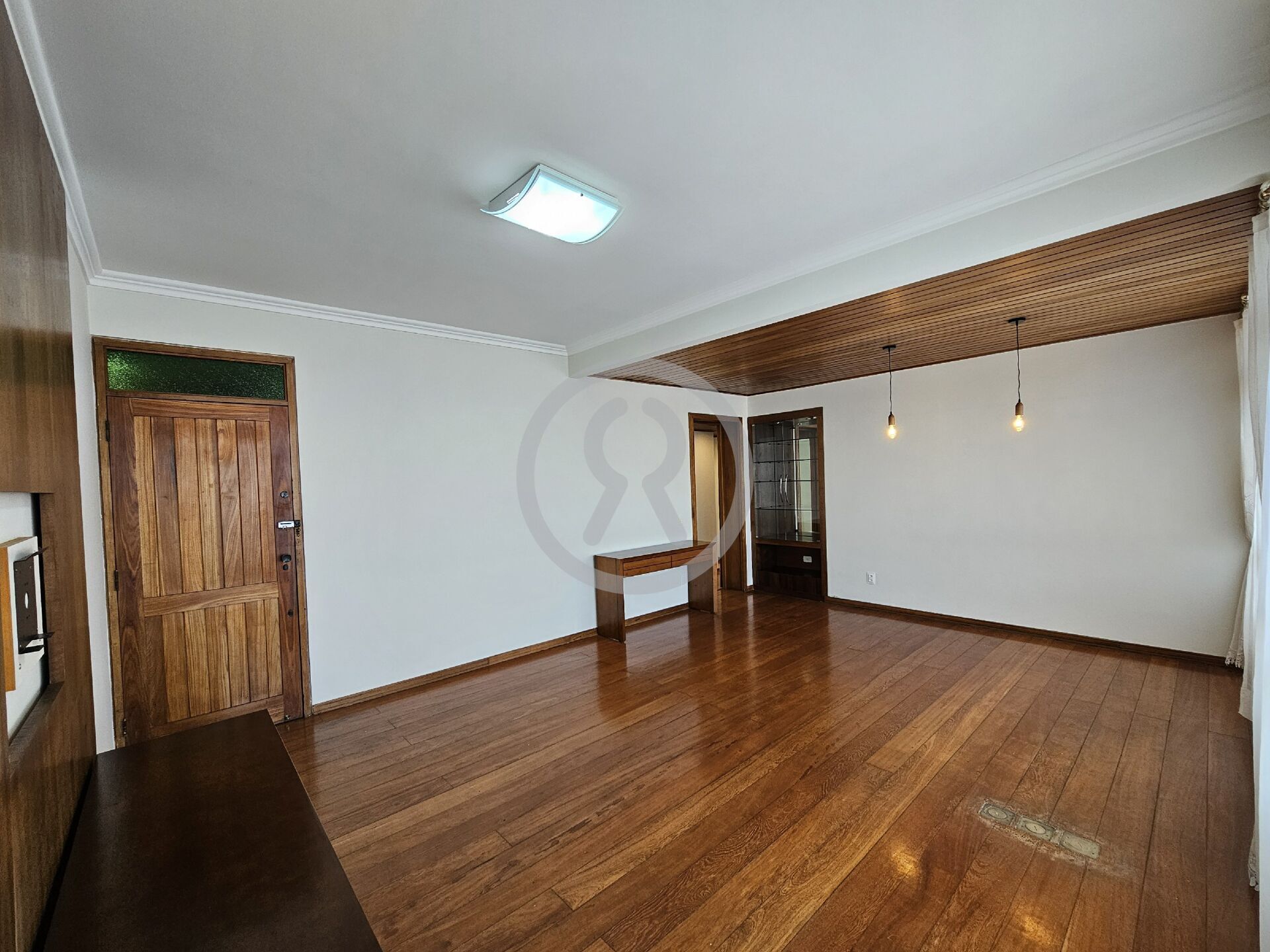 Apartamento para alugar com 2 quartos, 108m² - Foto 4