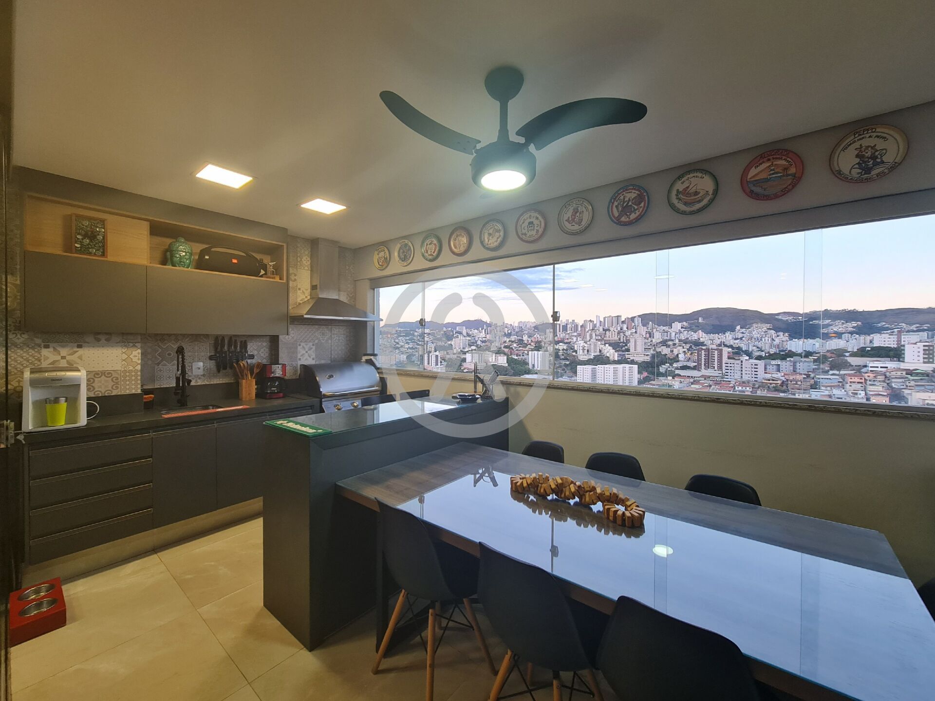 Apartamento à venda com 2 quartos, 75m² - Foto 1