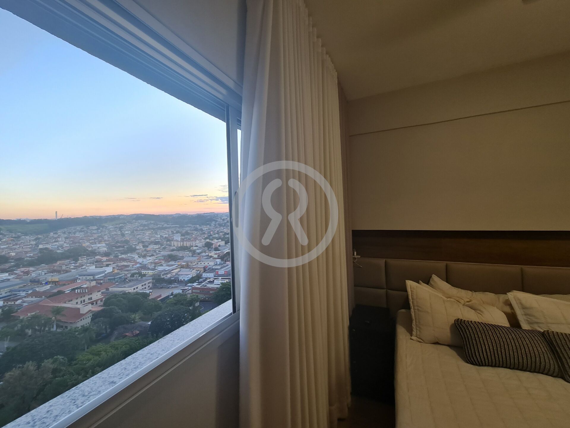 Apartamento à venda com 2 quartos, 75m² - Foto 17