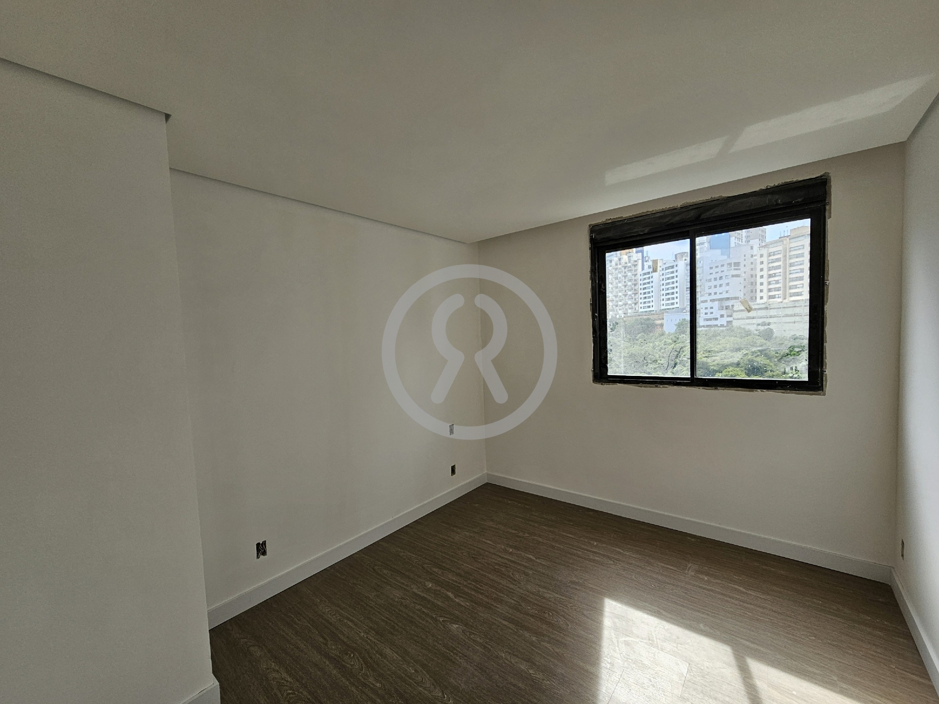 Apartamento à venda com 4 quartos, 230m² - Foto 25