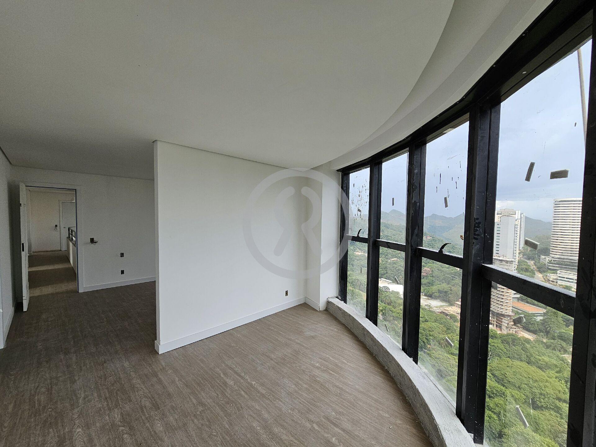 Apartamento à venda com 4 quartos, 230m² - Foto 32