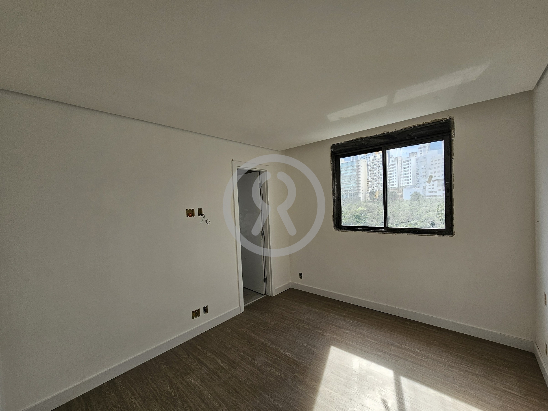 Apartamento à venda com 4 quartos, 230m² - Foto 27