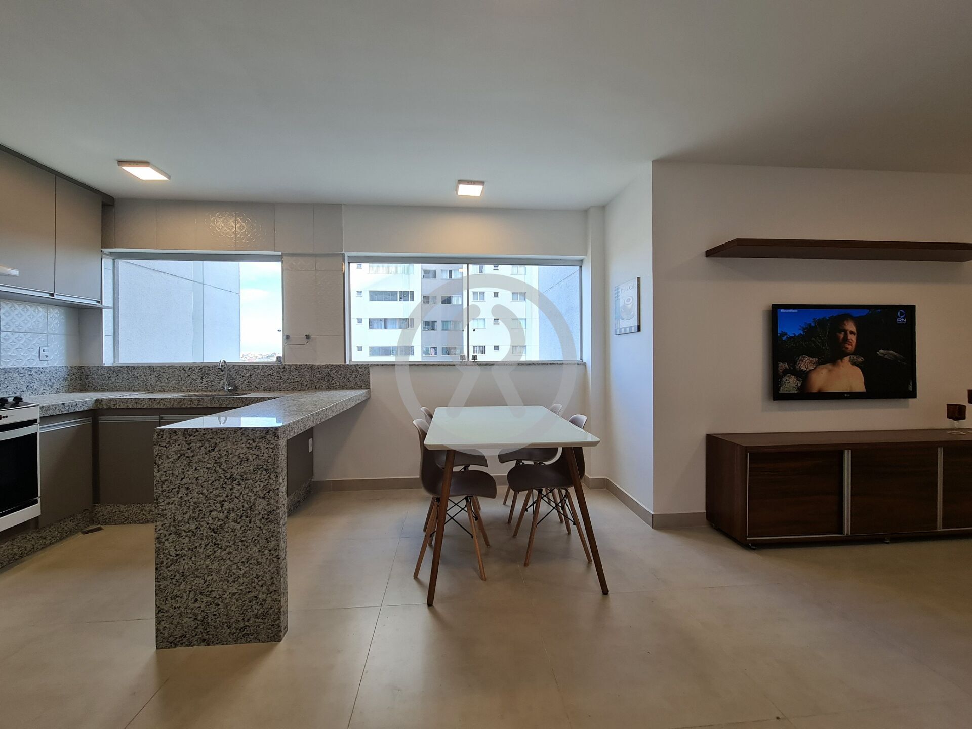 Apartamento para alugar com 2 quartos, 55m² - Foto 4