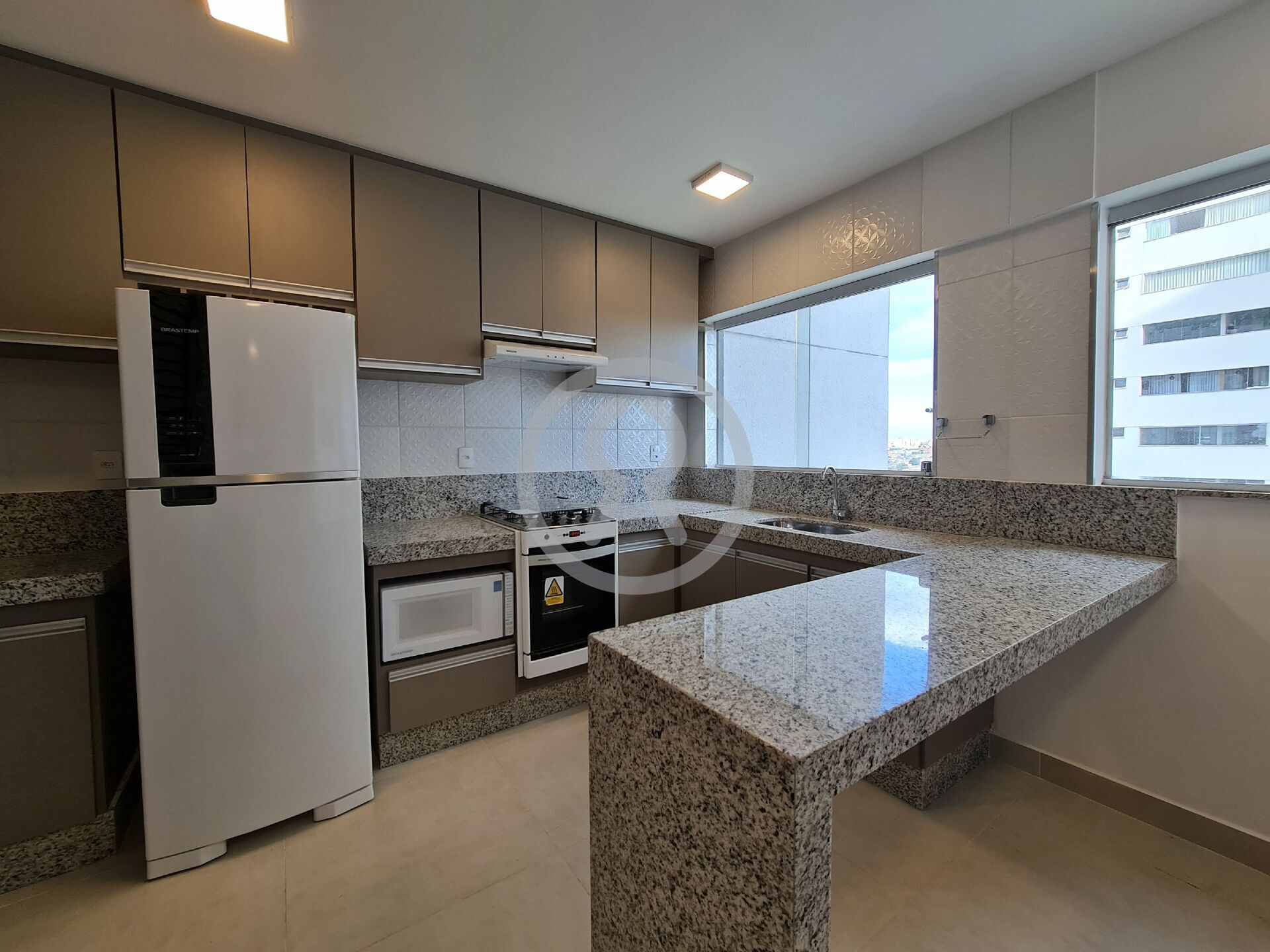 Apartamento para alugar com 2 quartos, 55m² - Foto 8