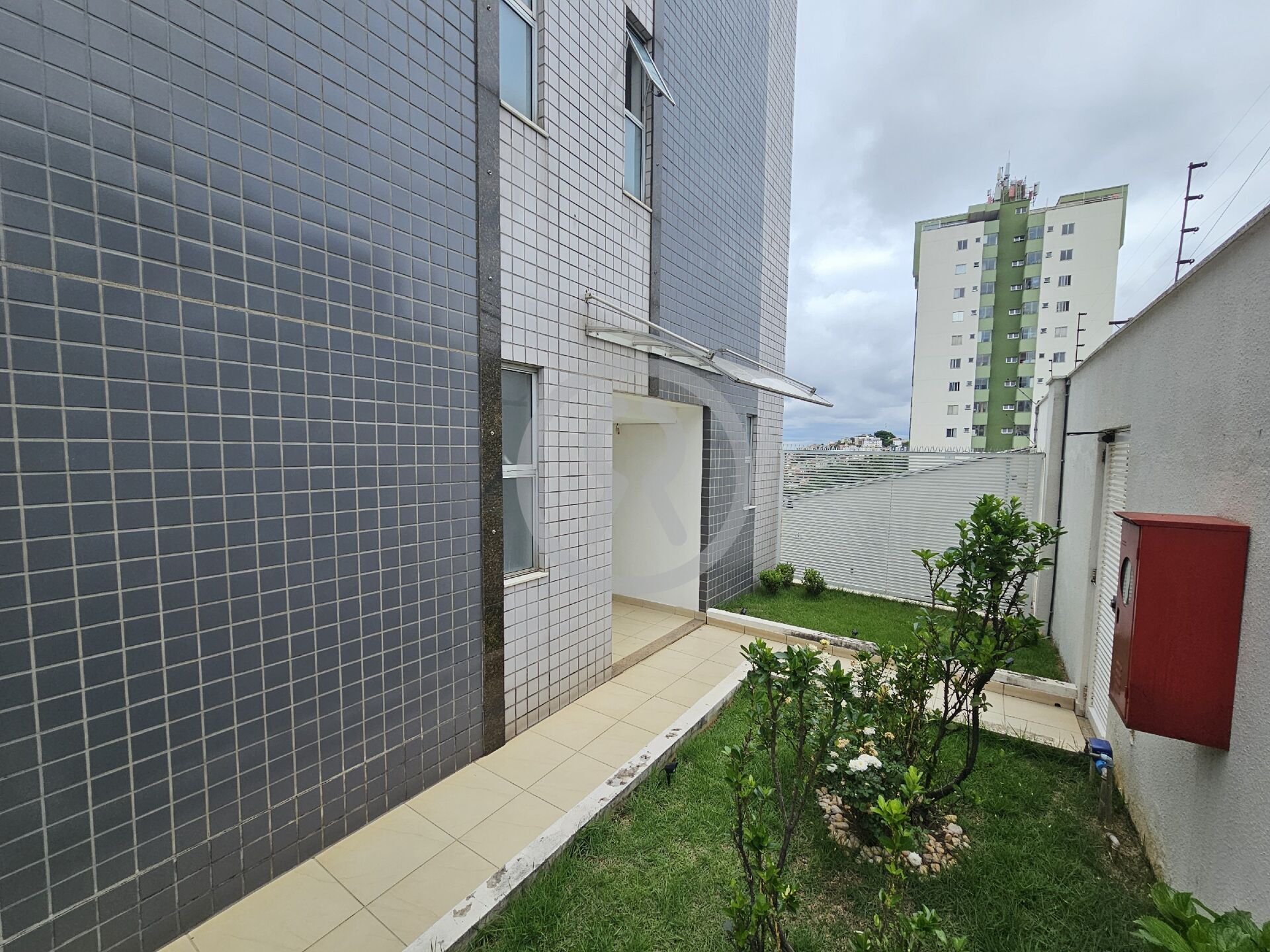 Apartamento para alugar com 2 quartos, 65m² - Foto 33