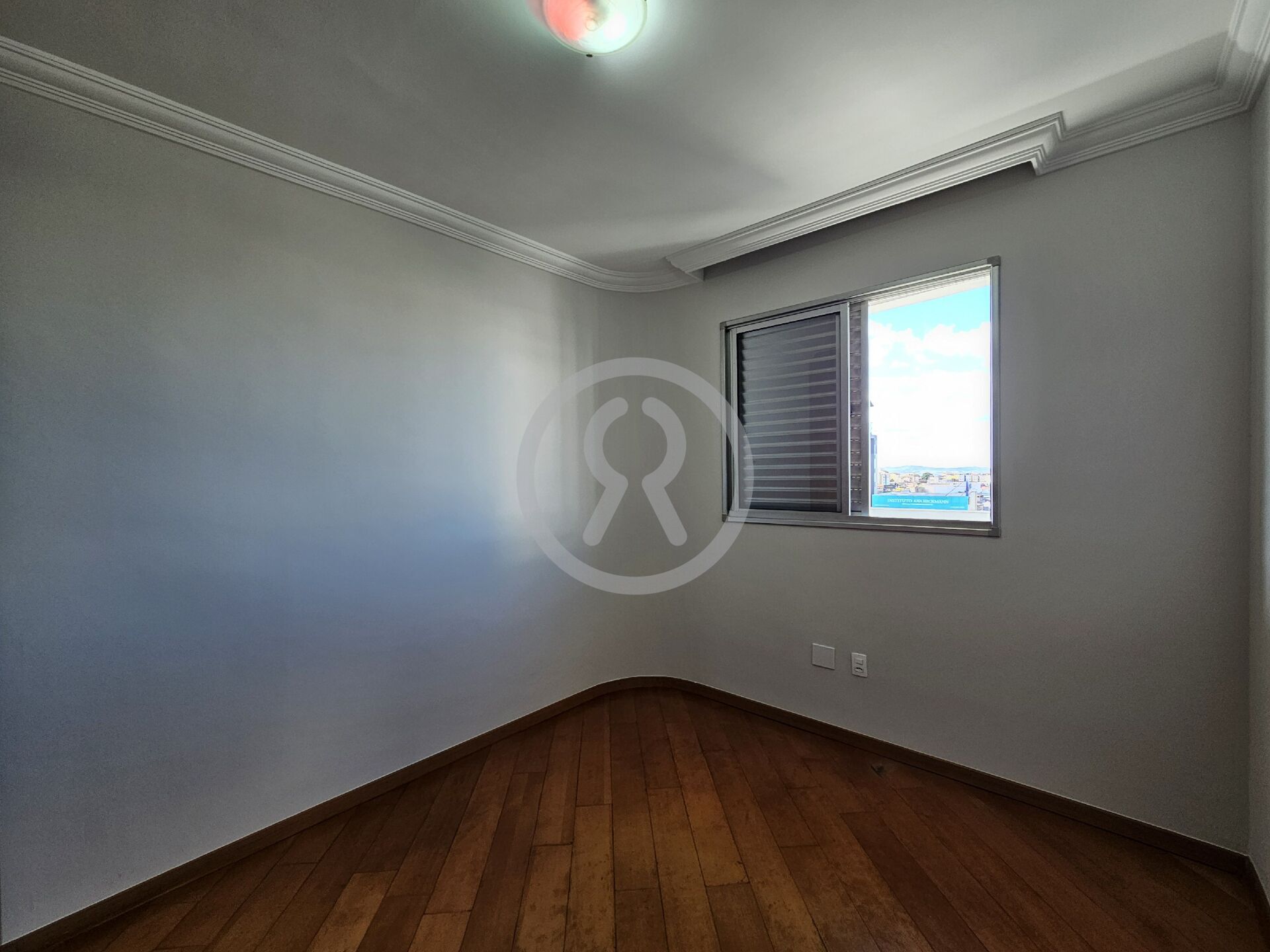 Apartamento para alugar com 3 quartos, 105m² - Foto 14