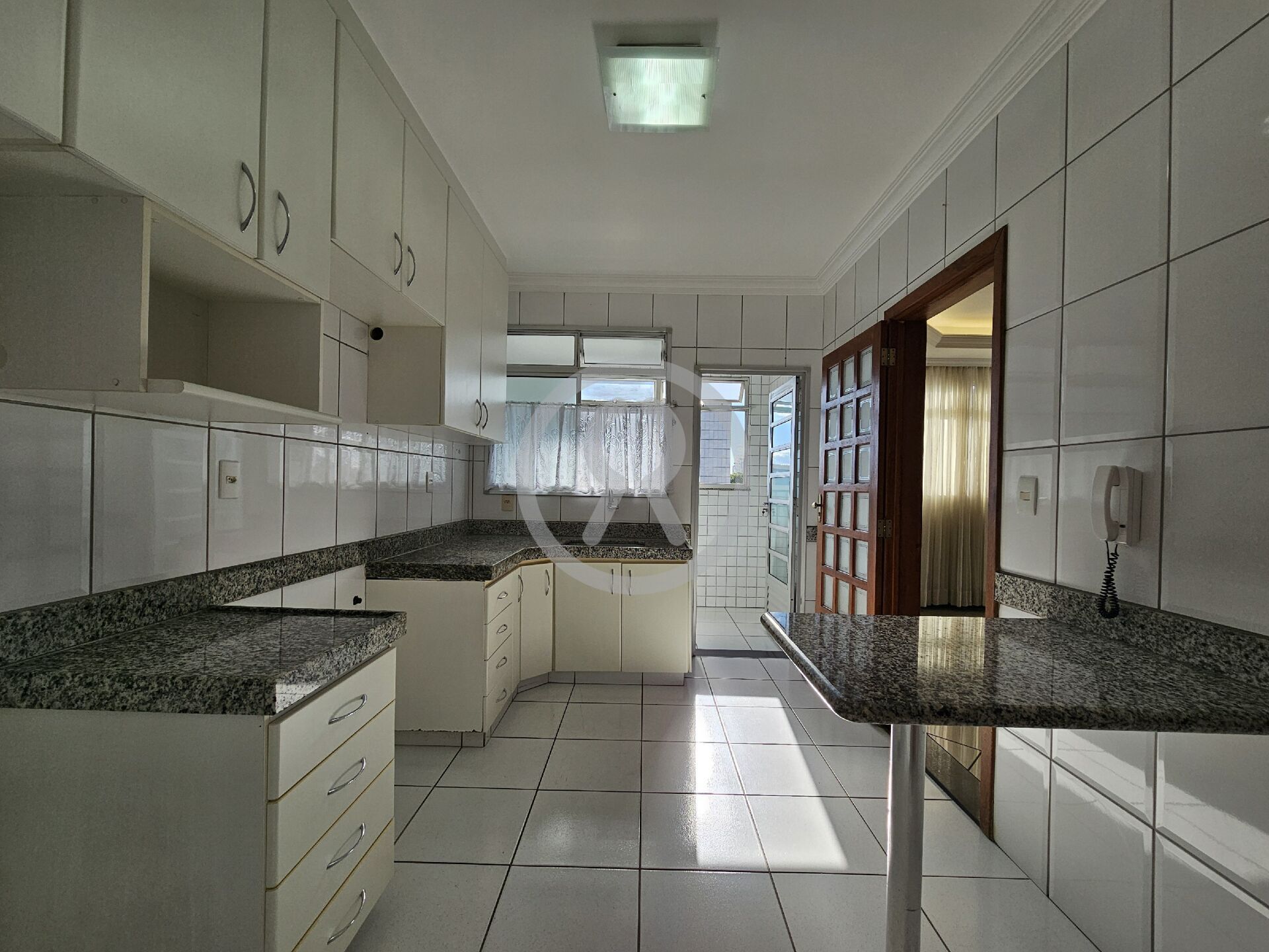 Apartamento para alugar com 3 quartos, 105m² - Foto 11