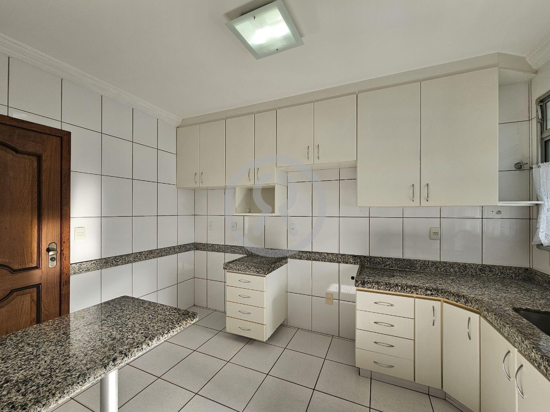 Apartamento para alugar com 3 quartos, 105m² - Foto 9