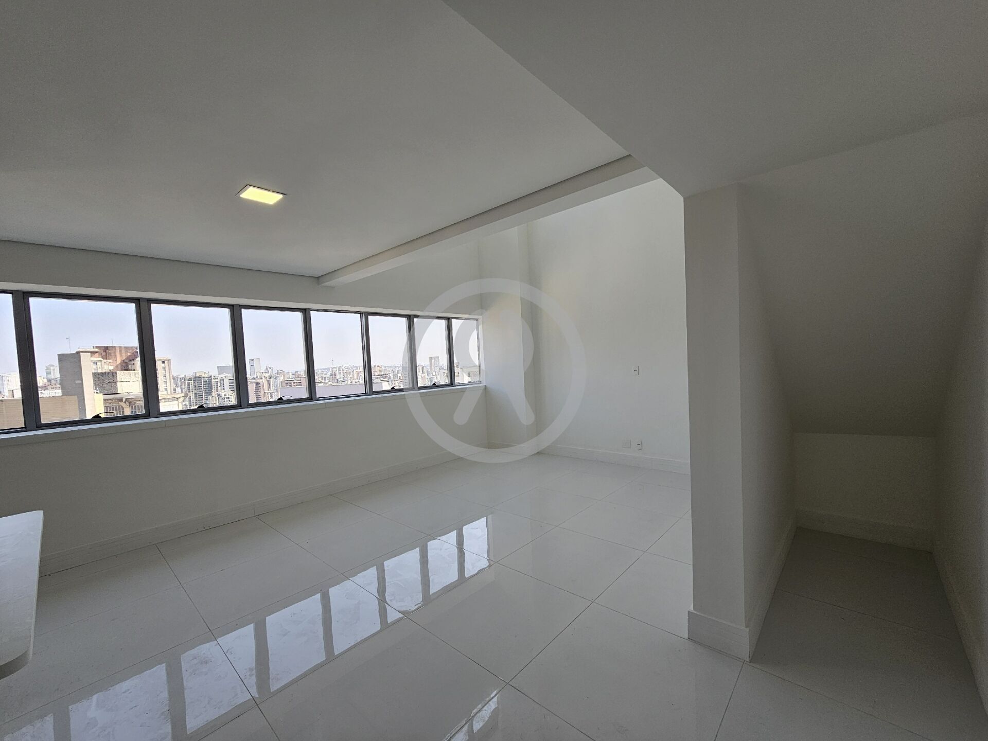 Apartamento para alugar com 1 quarto, 78m² - Foto 2