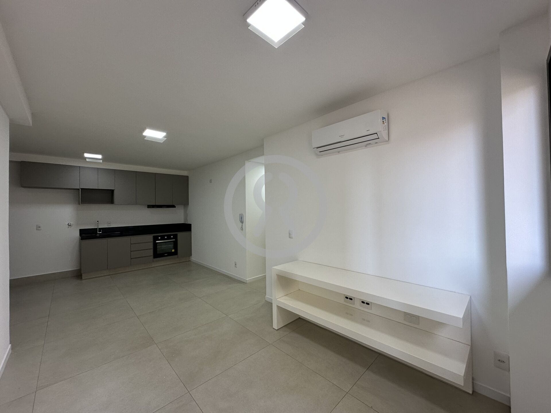 Apartamento para alugar com 2 quartos, 73m² - Foto 11