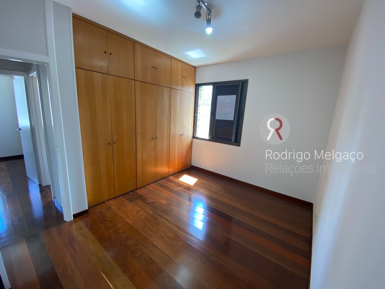 Apartamento à venda com 3 quartos, 115m² - Foto 9