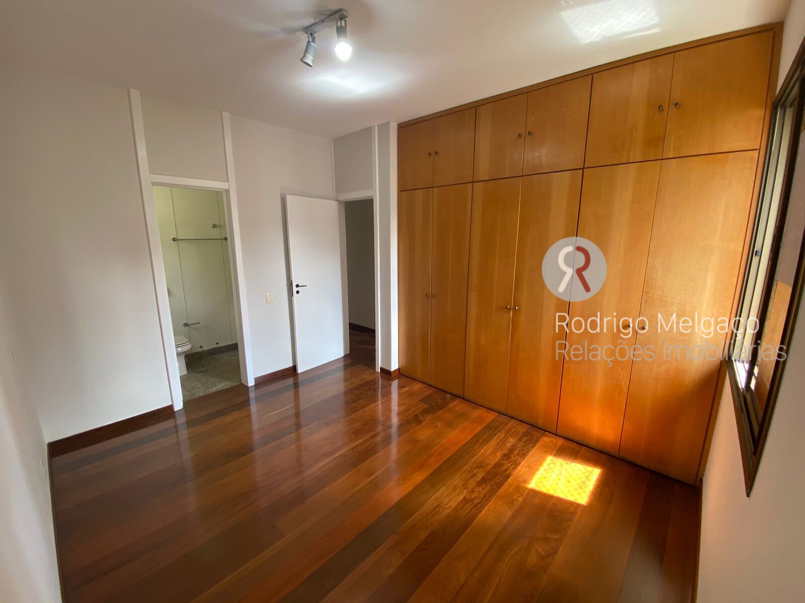 Apartamento à venda com 3 quartos, 115m² - Foto 11